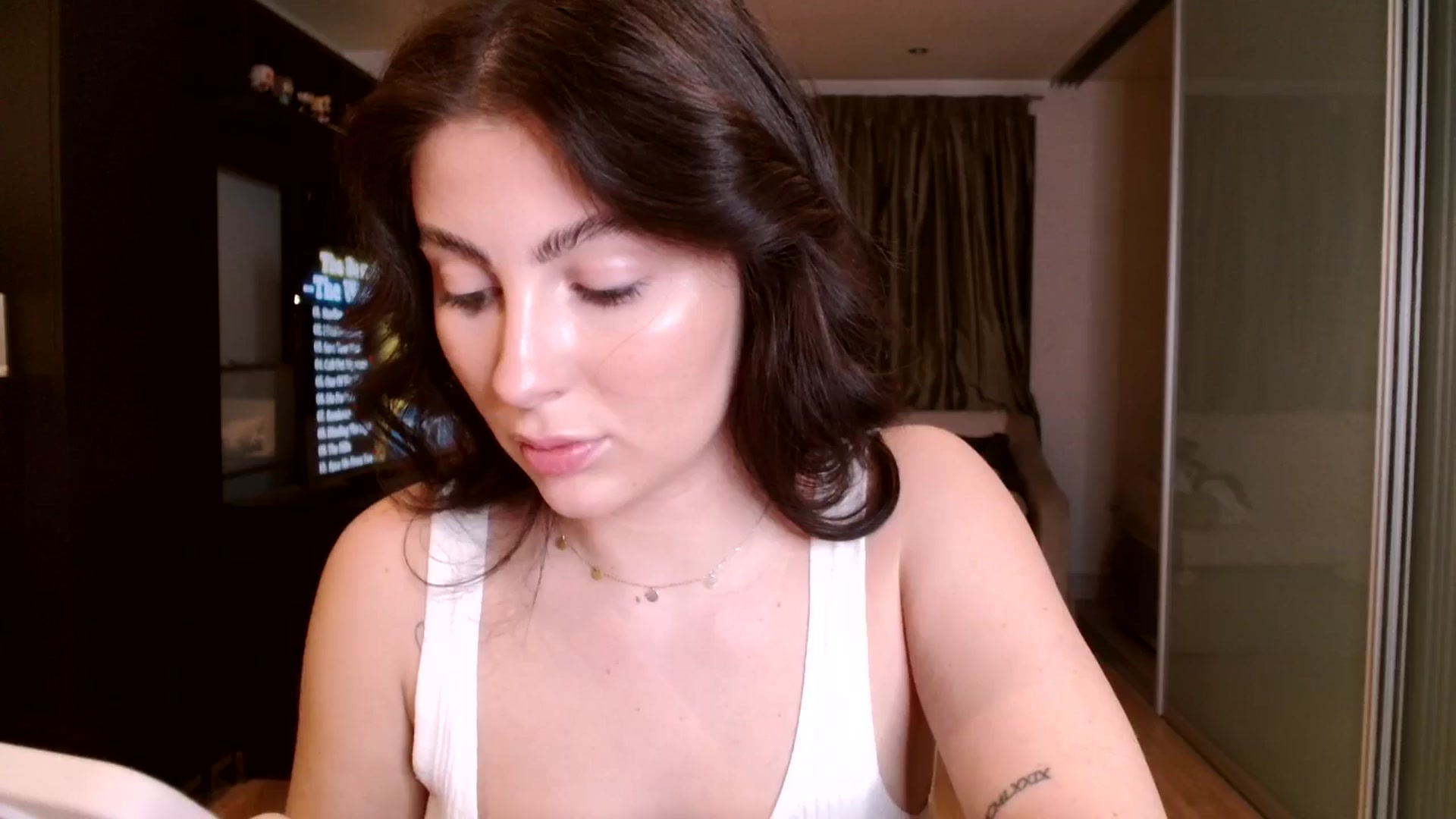 Gallery image thumbnail from CherryCake's myfreecams stream on, 12/30/2024, 21:59 image 15 of 20