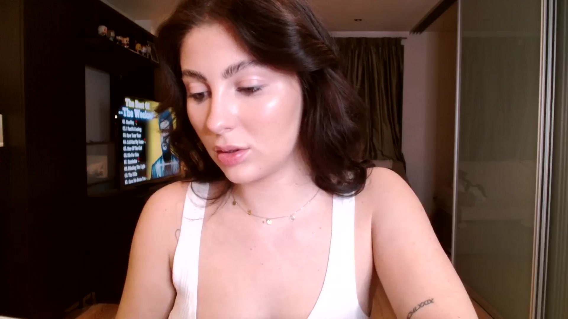 Gallery image thumbnail from CherryCake's myfreecams stream on, 12/30/2024, 21:59 image 12 of 20