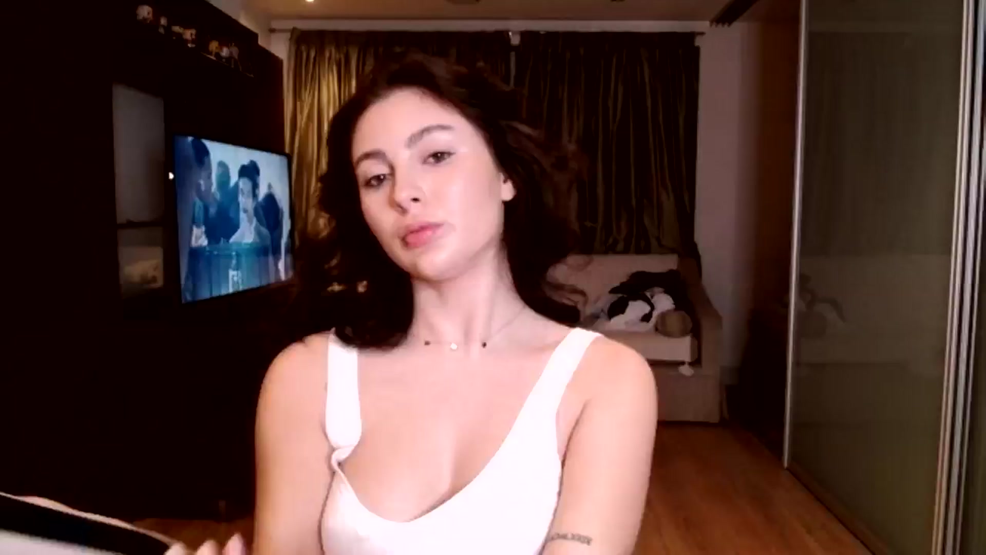 Gallery image thumbnail from CherryCake's myfreecams stream on, 12/30/2024, 22:19 image 18 of 20