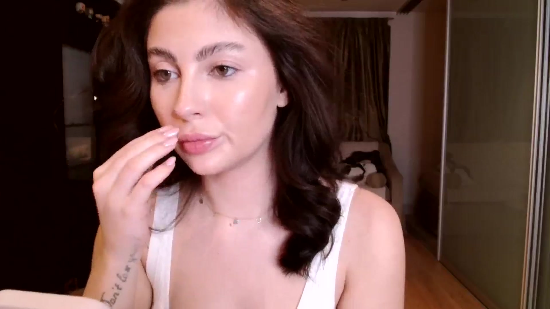 Gallery image thumbnail from CherryCake's myfreecams stream on, 12/30/2024, 22:19 image 11 of 20