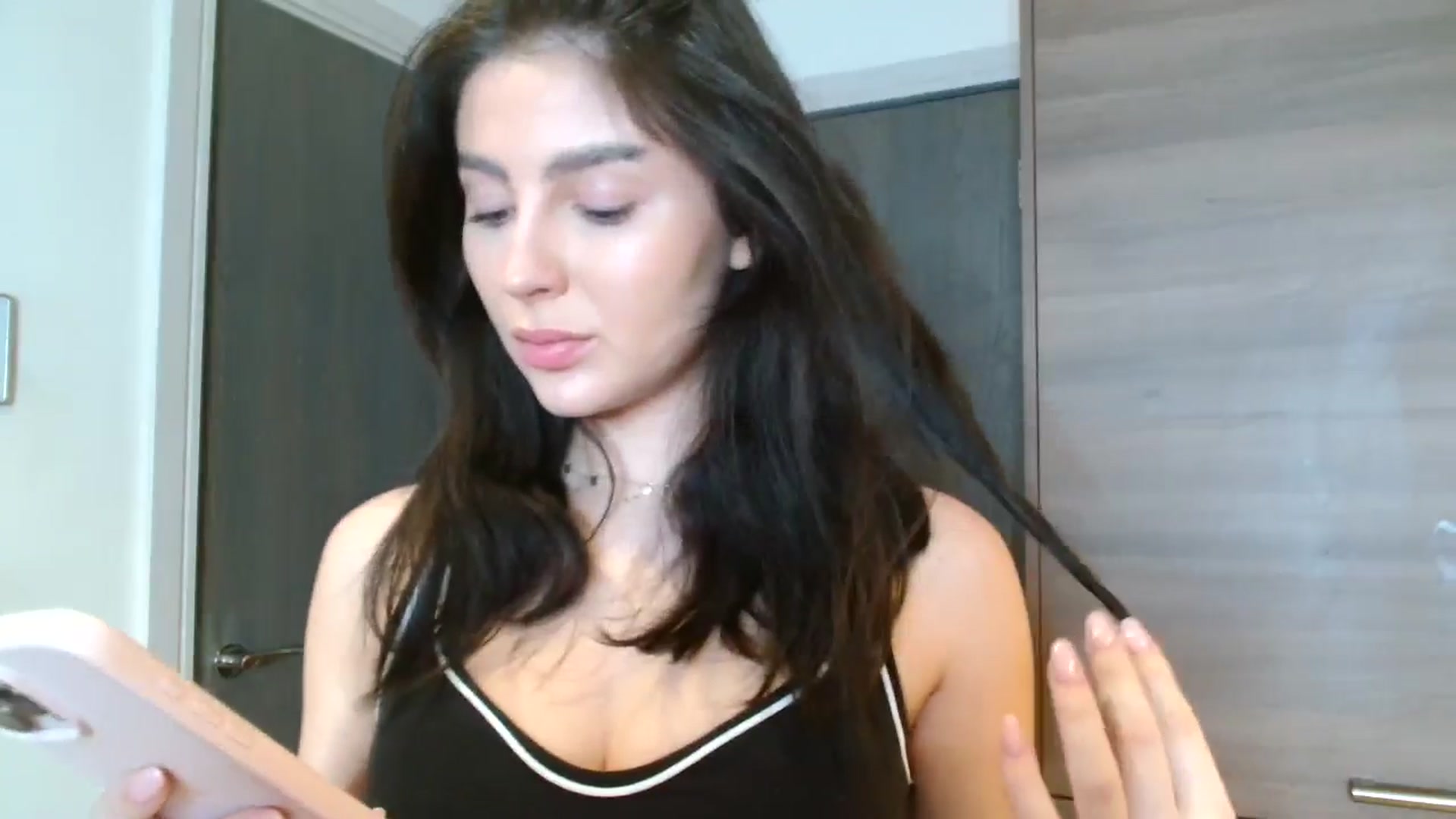Gallery image thumbnail from CherryCake's myfreecams stream on, 01/04/2025, 16:13 image 15 of 20