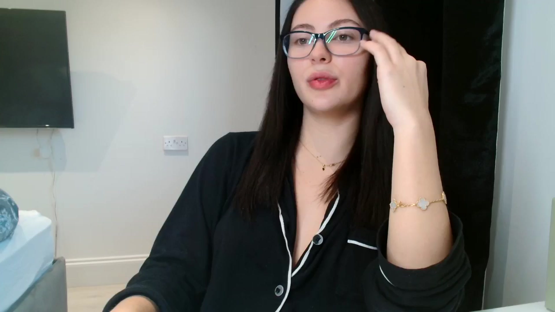 Gallery image thumbnail from CherryCake's myfreecams stream on, 01/07/2025, 15:32 image 1 of 20