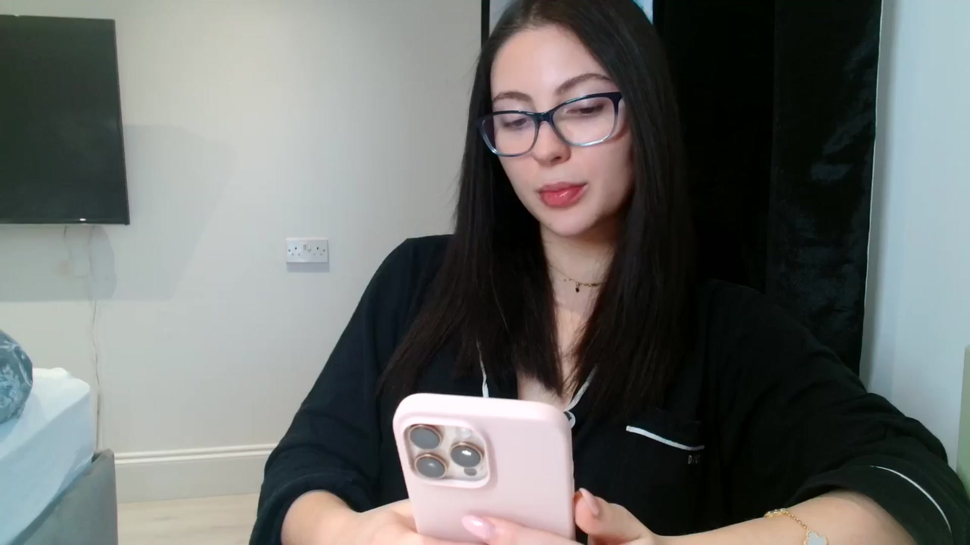Gallery image thumbnail from CherryCake's myfreecams stream on, 01/07/2025, 15:32 image 8 of 20