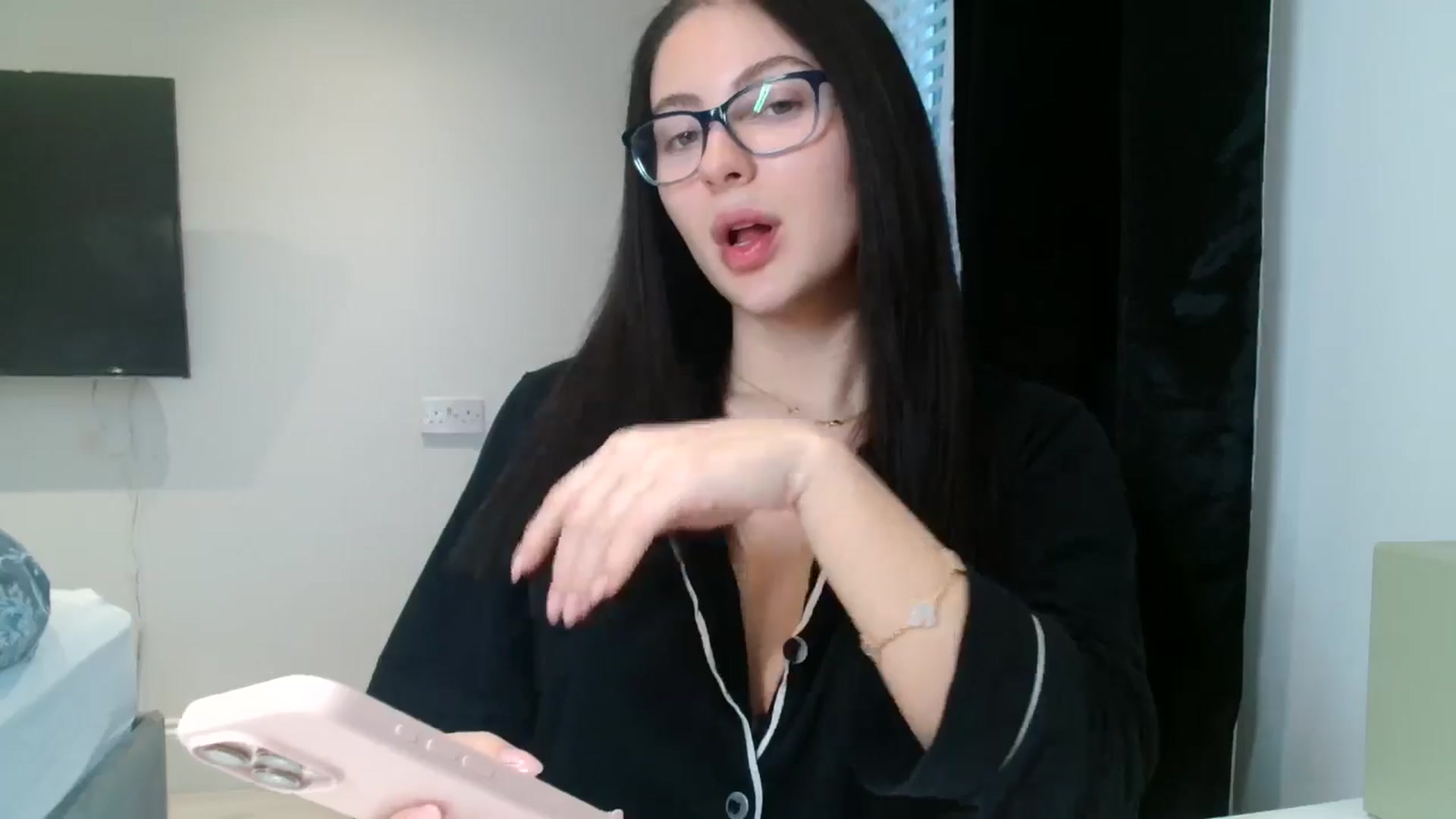 Gallery image thumbnail from CherryCake's myfreecams stream on, 01/07/2025, 15:32 image 12 of 20