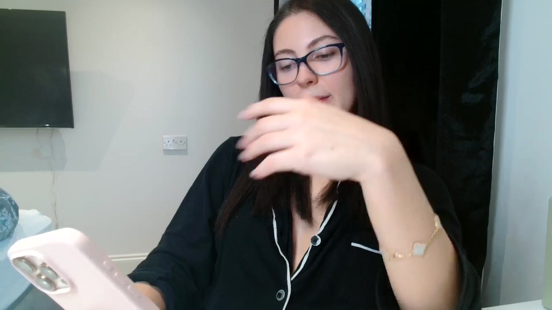 Gallery image thumbnail from CherryCake's myfreecams stream on, 01/07/2025, 15:32 image 7 of 20