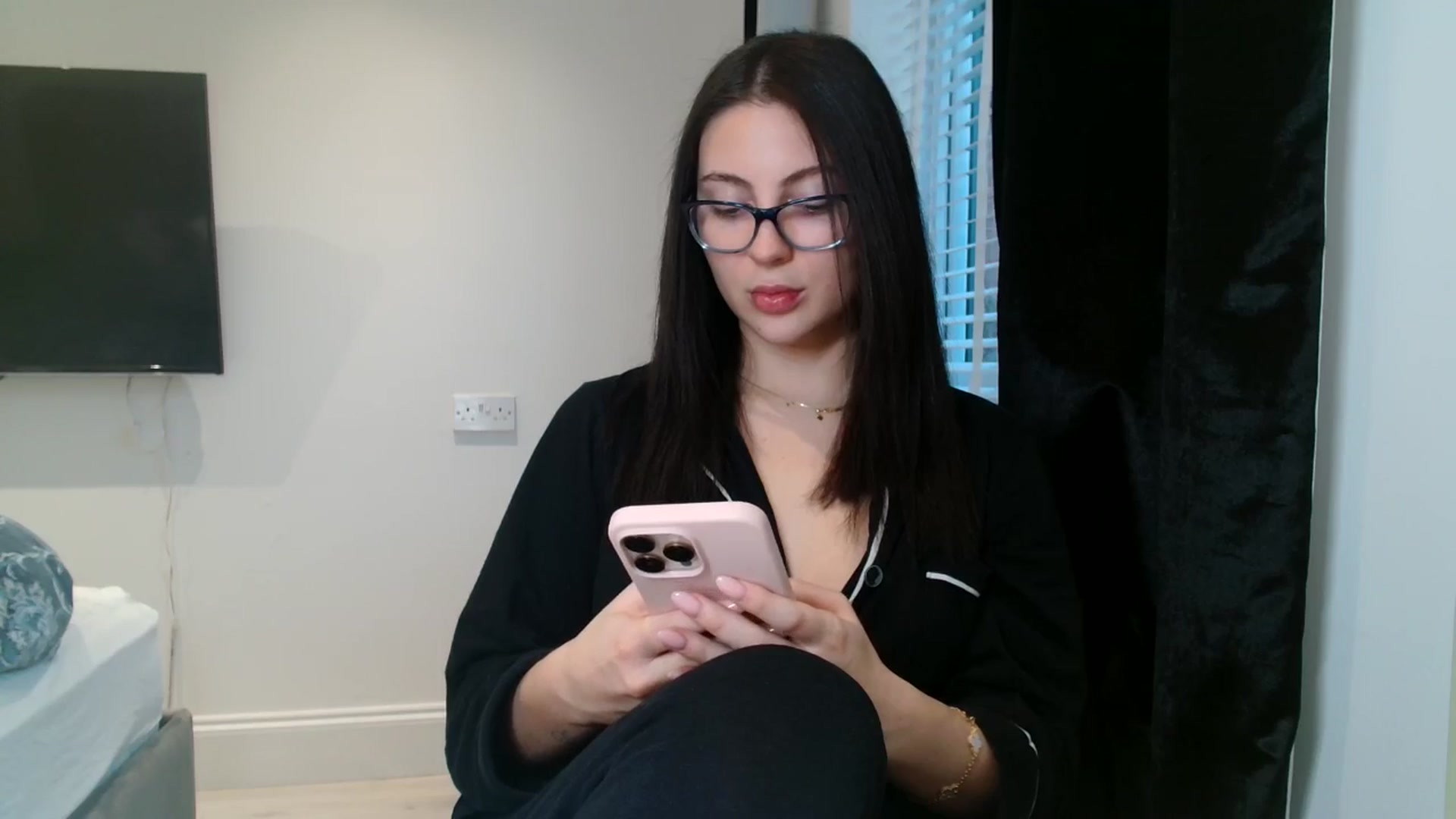 Gallery image thumbnail from CherryCake's myfreecams stream on, 01/07/2025, 15:49 image 8 of 20
