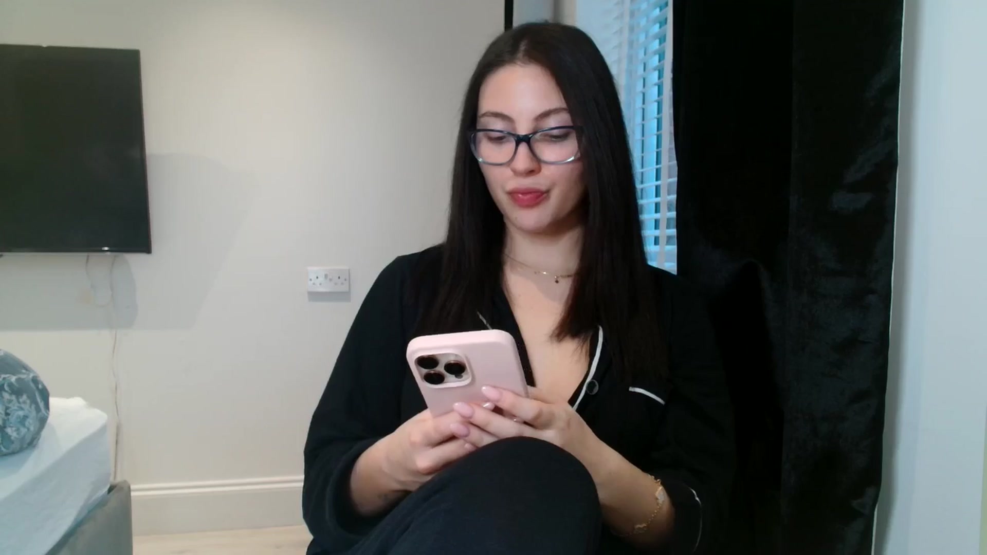 Gallery image thumbnail from CherryCake's myfreecams stream on, 01/07/2025, 15:49 image 7 of 20