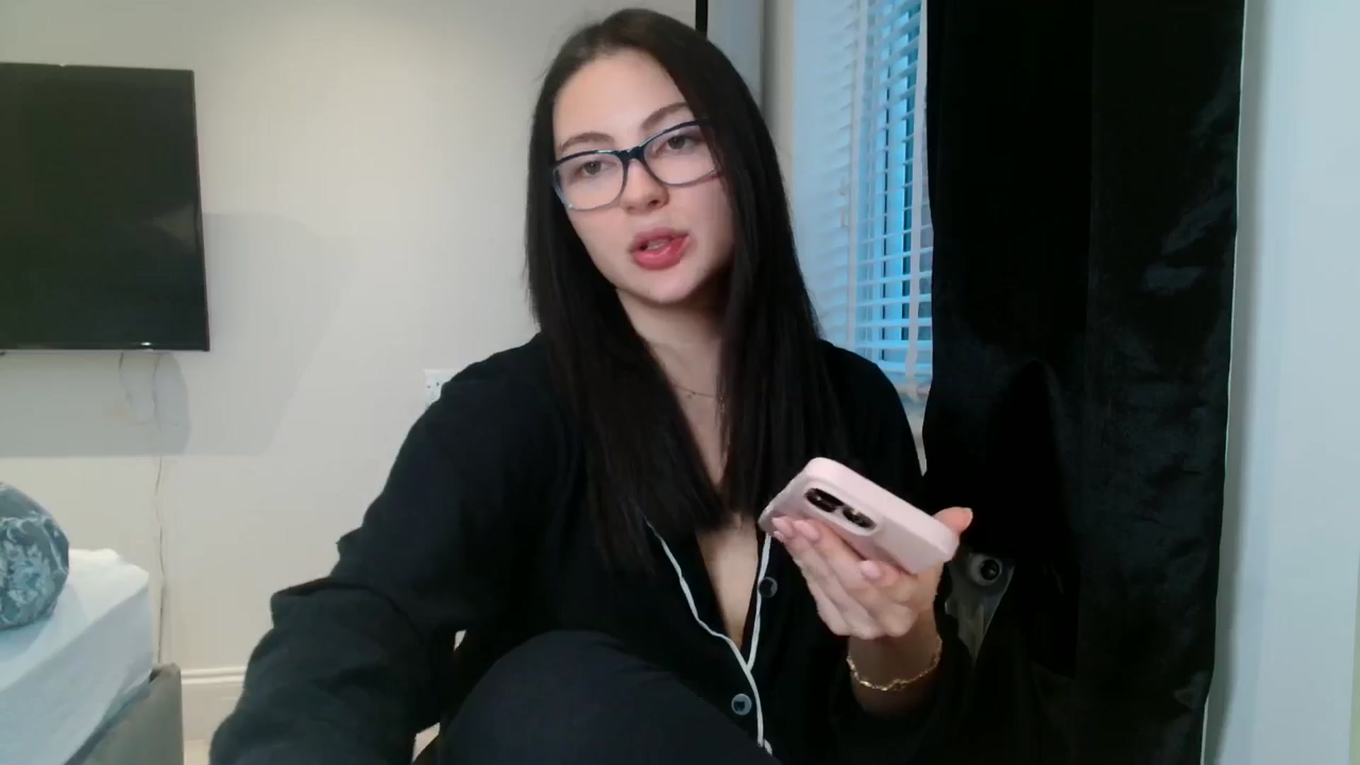 Gallery image thumbnail from CherryCake's myfreecams stream on, 01/07/2025, 15:49 image 19 of 20