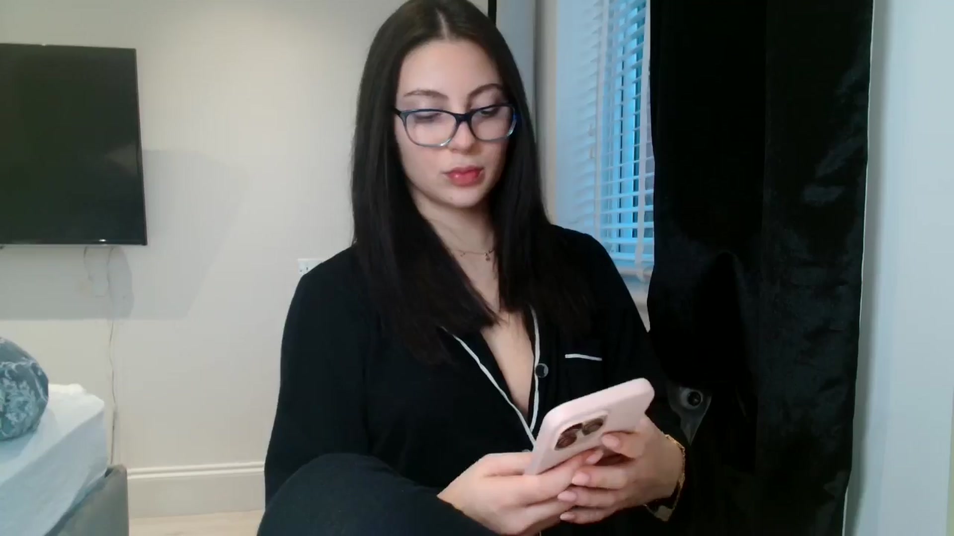 Gallery image thumbnail from CherryCake's myfreecams stream on, 01/07/2025, 15:49 image 17 of 20