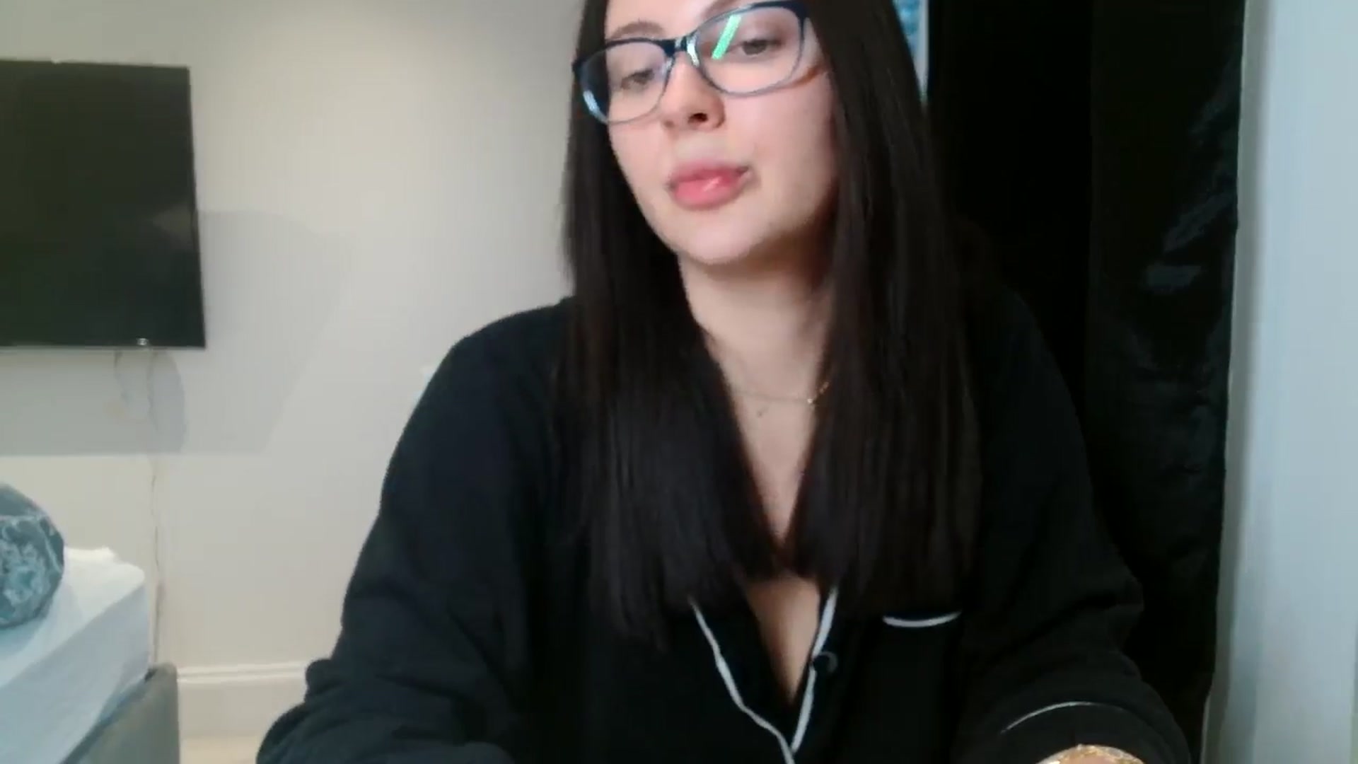 Gallery image thumbnail from CherryCake's myfreecams stream on, 01/07/2025, 15:49 image 20 of 20