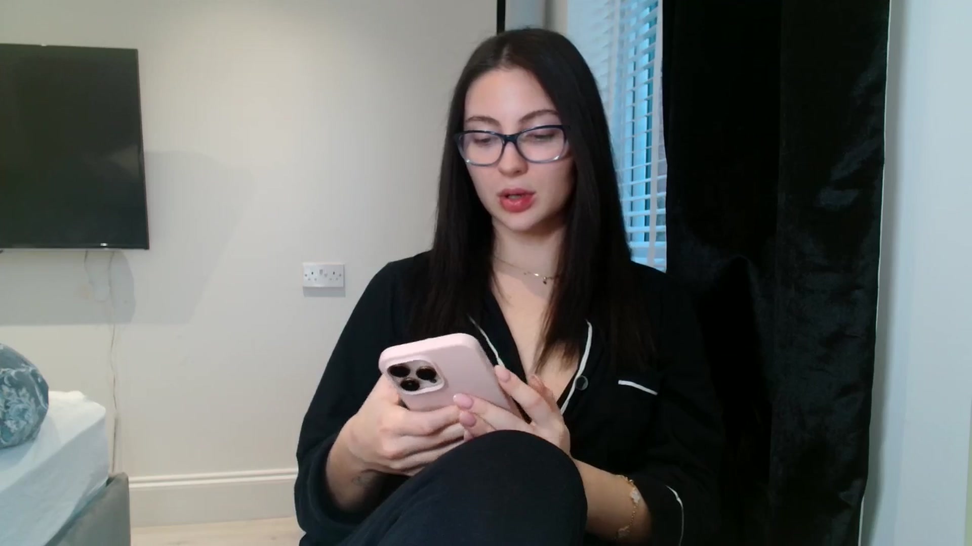 Gallery image thumbnail from CherryCake's myfreecams stream on, 01/07/2025, 15:49 image 9 of 20