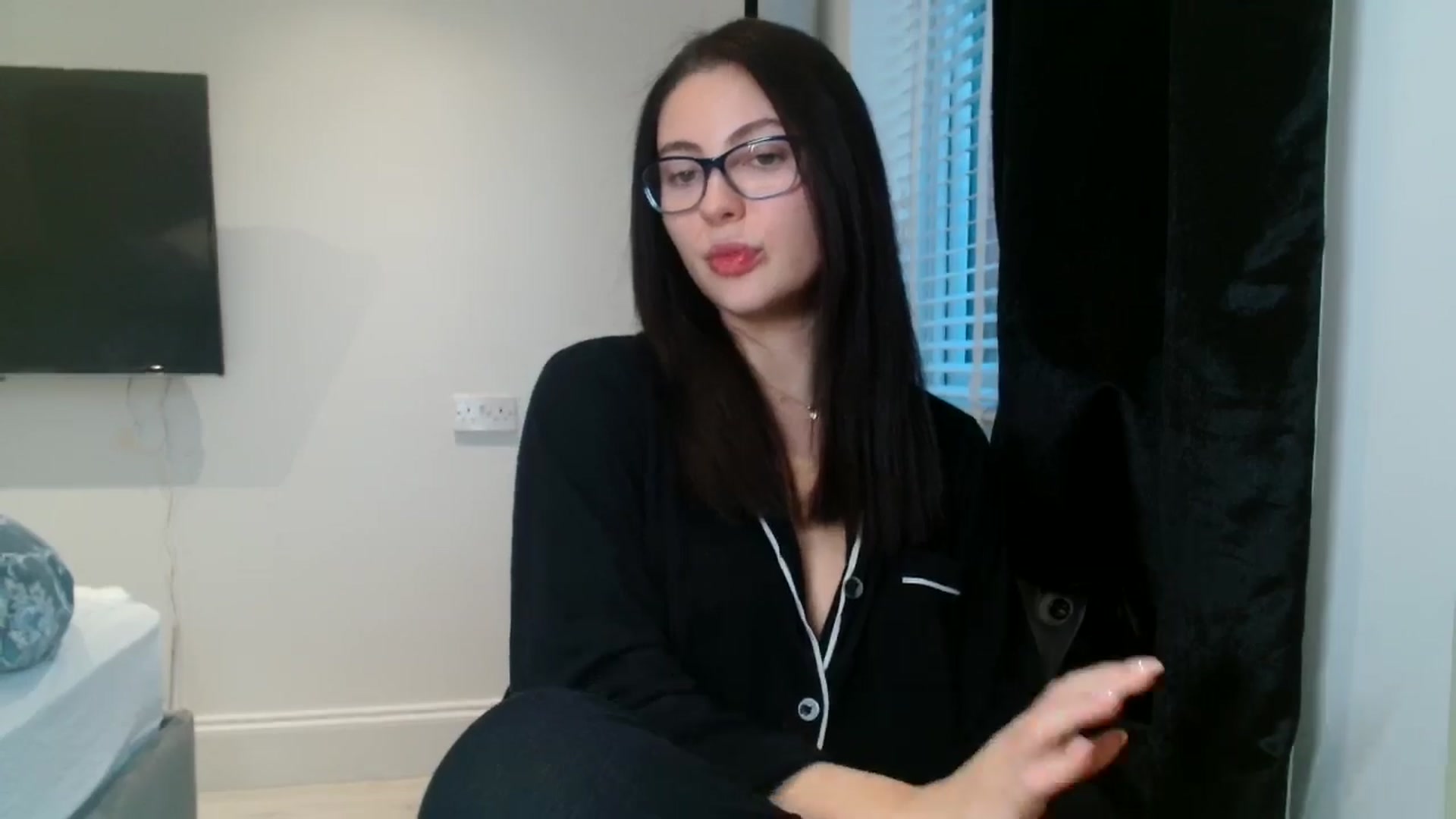 Gallery image thumbnail from CherryCake's myfreecams stream on, 01/07/2025, 15:49 image 14 of 20