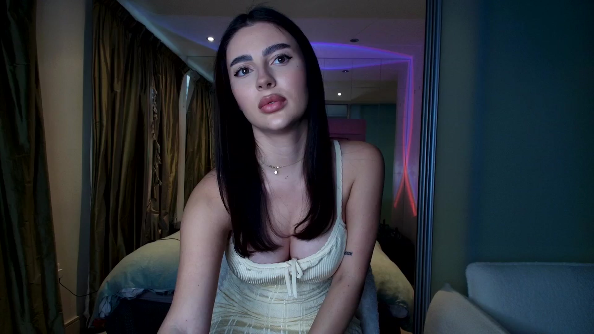 Gallery image thumbnail from CherryCake's myfreecams stream on, 06/08/2025, 21:29 image 2 of 20