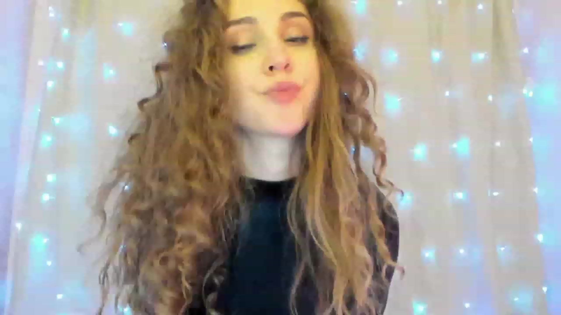 Gallery image thumbnail from CherryChristy's myfreecams stream on, 12/26/2022, 24:02 image 1 of 20