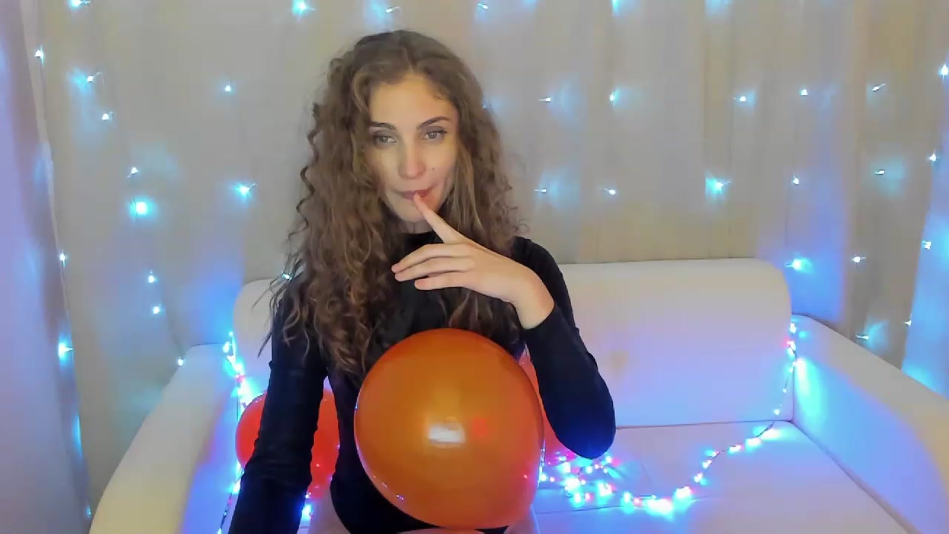 Gallery image thumbnail from CherryChristy's myfreecams stream on, 12/26/2022, 24:02 image 9 of 20
