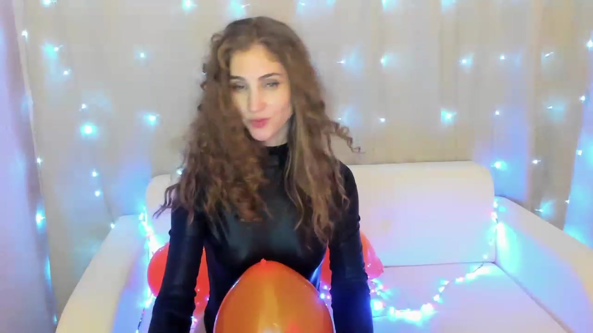 Gallery image thumbnail from CherryChristy's myfreecams stream on, 12/26/2022, 24:02 image 11 of 20