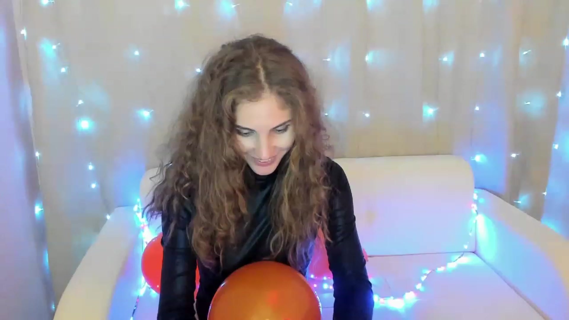 Gallery image thumbnail from CherryChristy's myfreecams stream on, 12/26/2022, 24:02 image 10 of 20