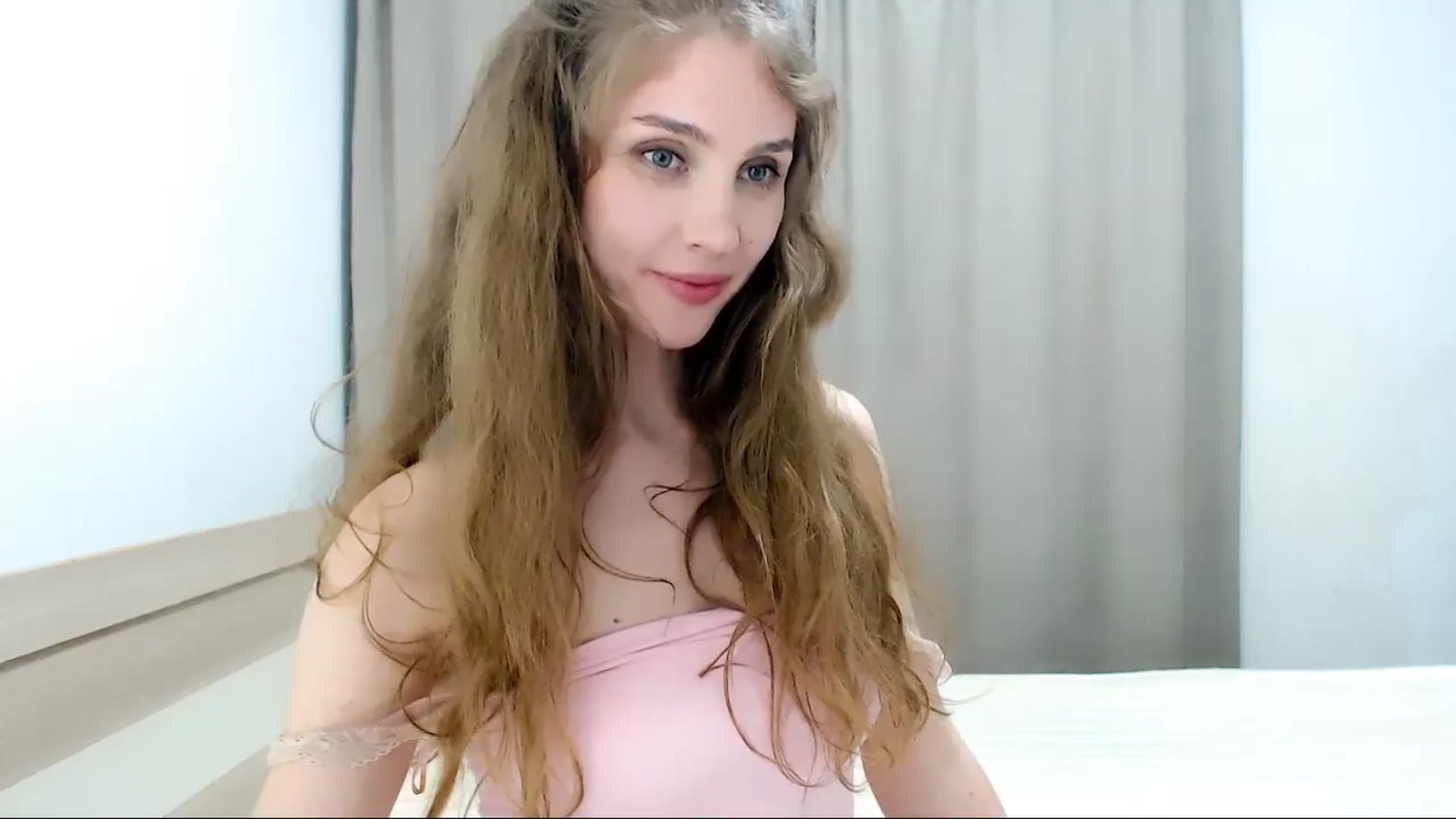 Gallery image thumbnail from CherryChristy's myfreecams stream on, 04/19/2025, 24:29 image 16 of 20