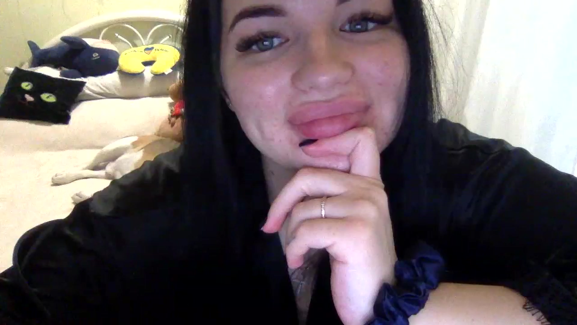Gallery image thumbnail from CherryEvve's myfreecams stream on, 09/15/2023, 13:27 image 15 of 20