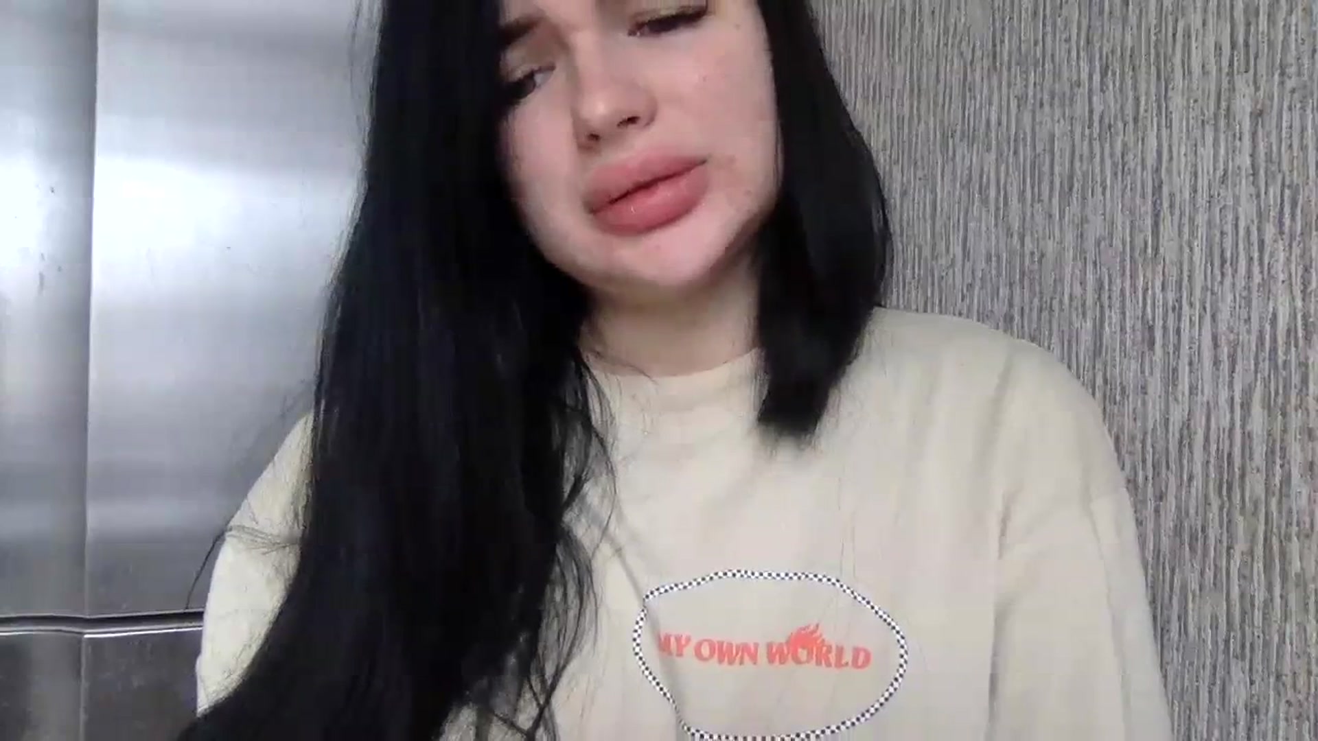 Gallery image thumbnail from CherryEvve's myfreecams stream on, 09/20/2023, 09:32 image 15 of 20