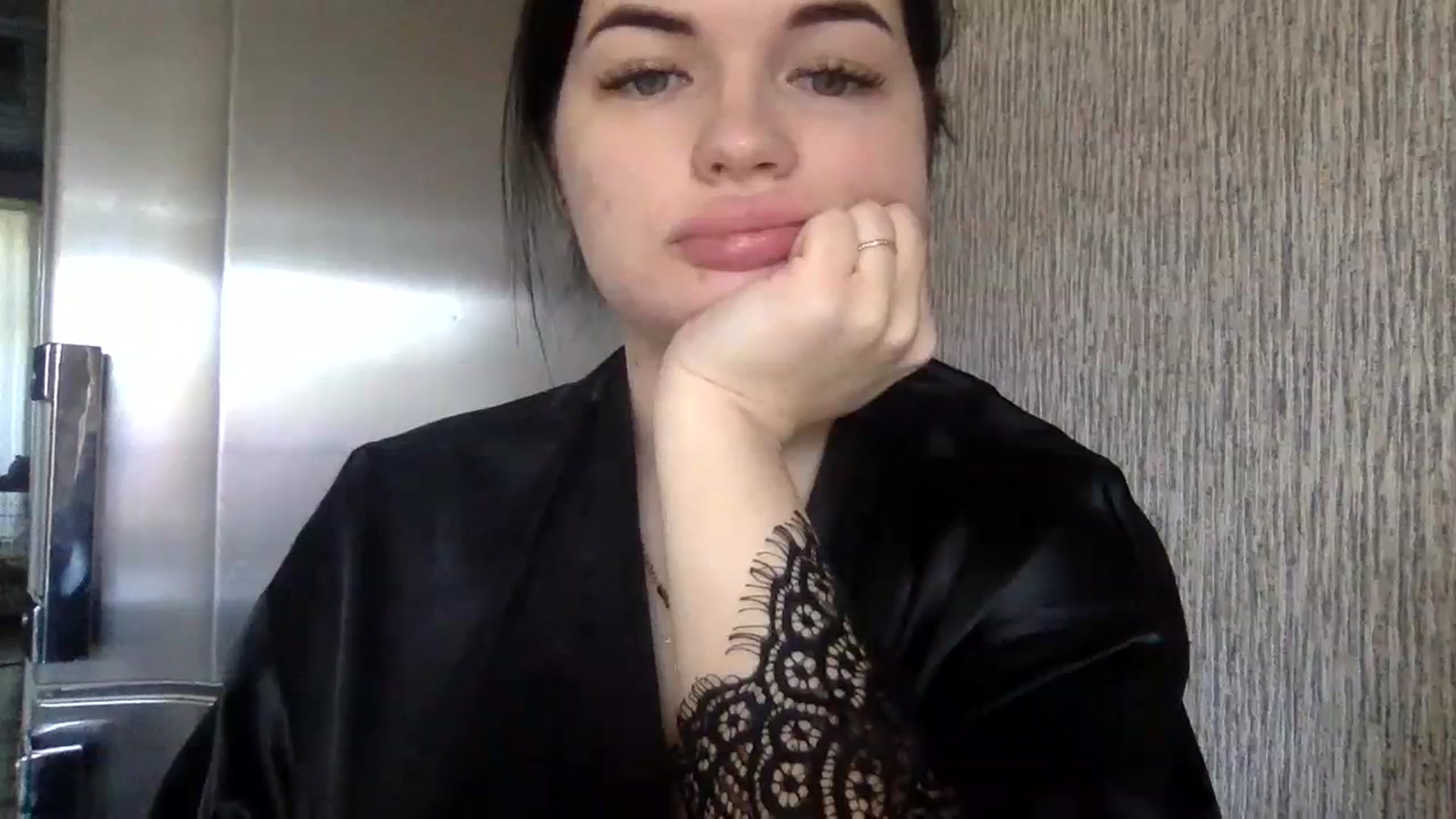 Gallery image thumbnail from CherryEvve's myfreecams stream on, 10/17/2023, 13:01 image 6 of 20