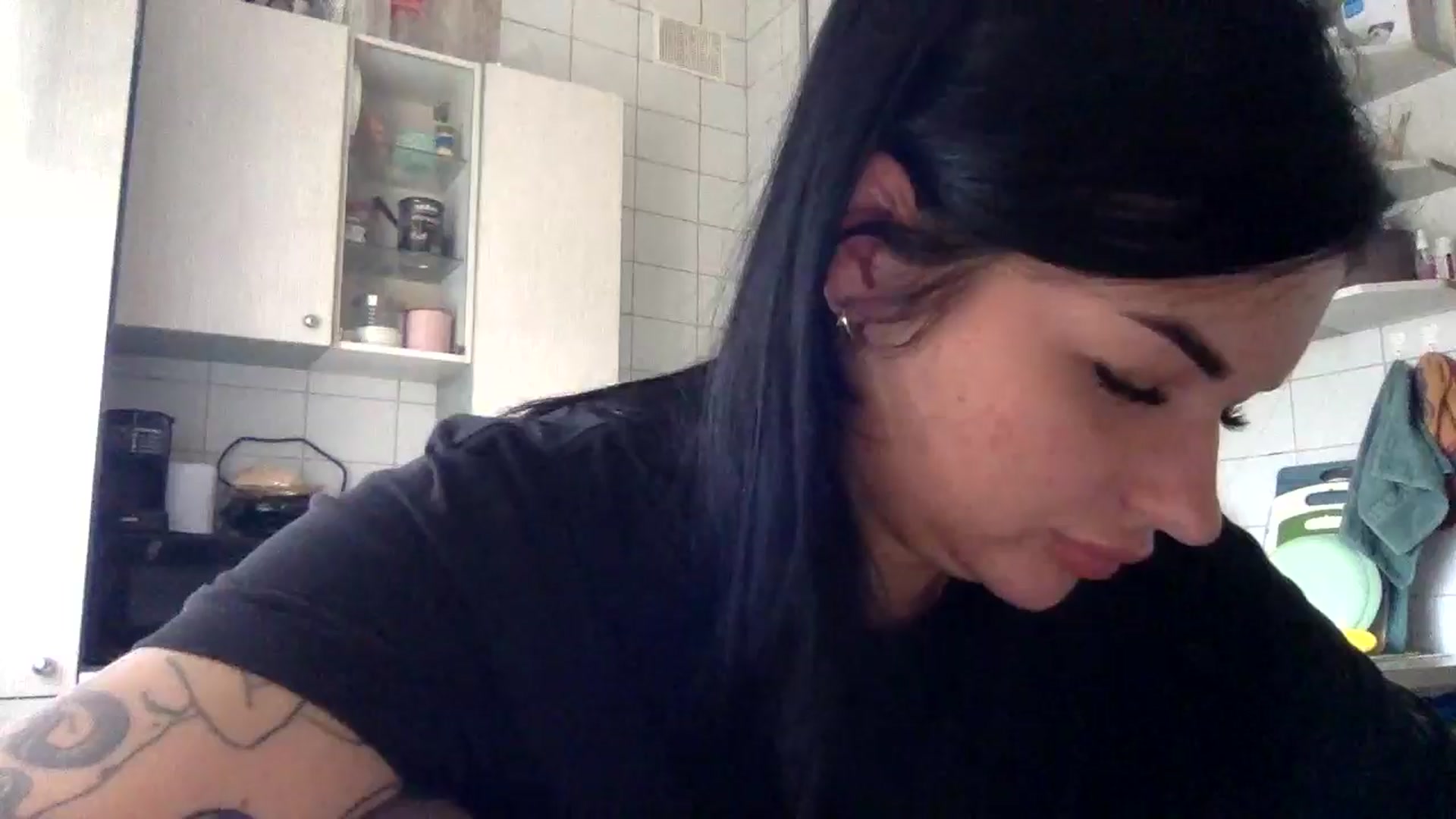 Gallery image thumbnail from CherryEvve's myfreecams stream on, 05/21/2024, 11:09 image 17 of 20