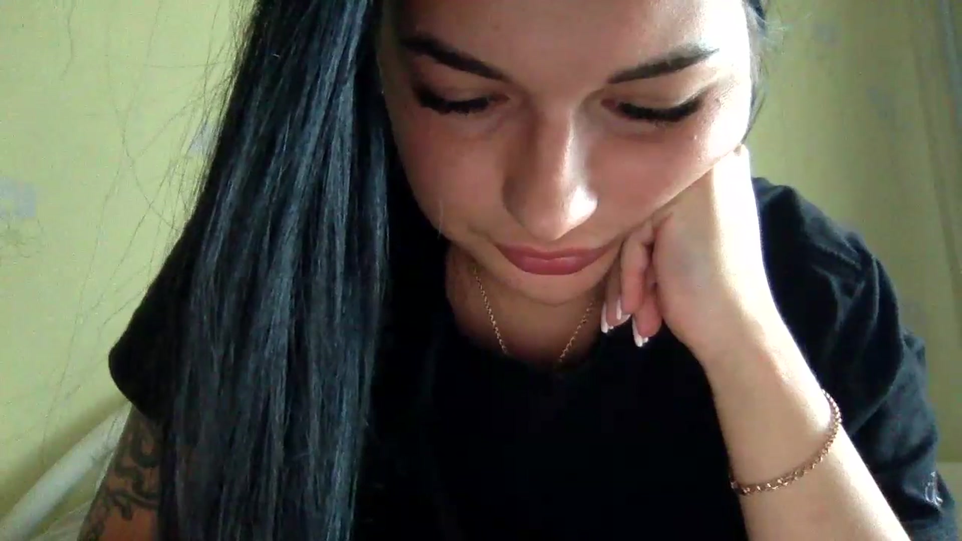Gallery image thumbnail from CherryEvve's myfreecams stream on, 05/21/2024, 13:38 image 18 of 20