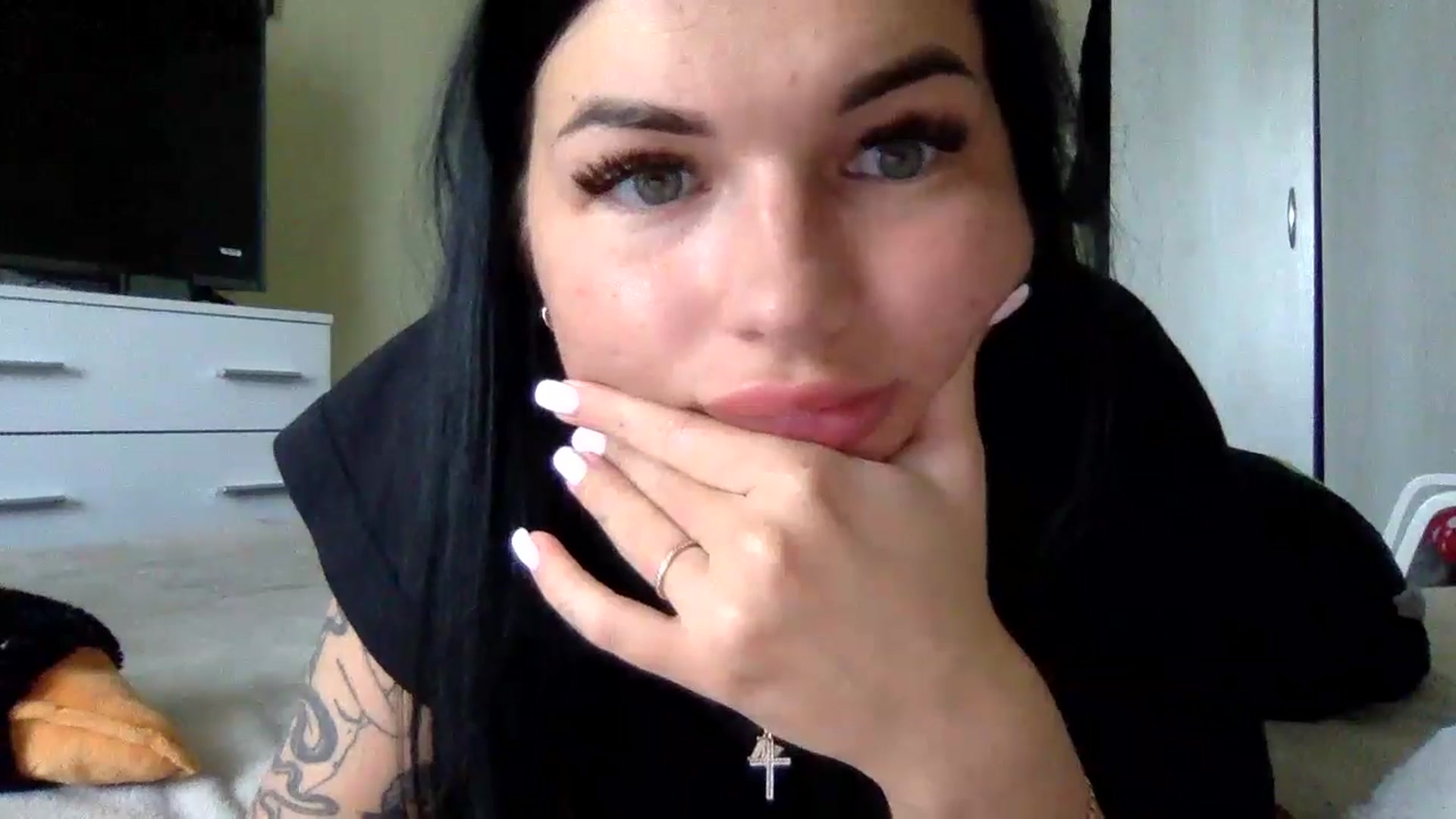 Gallery image thumbnail from CherryEvve's myfreecams stream on, 05/21/2024, 13:38 image 6 of 20
