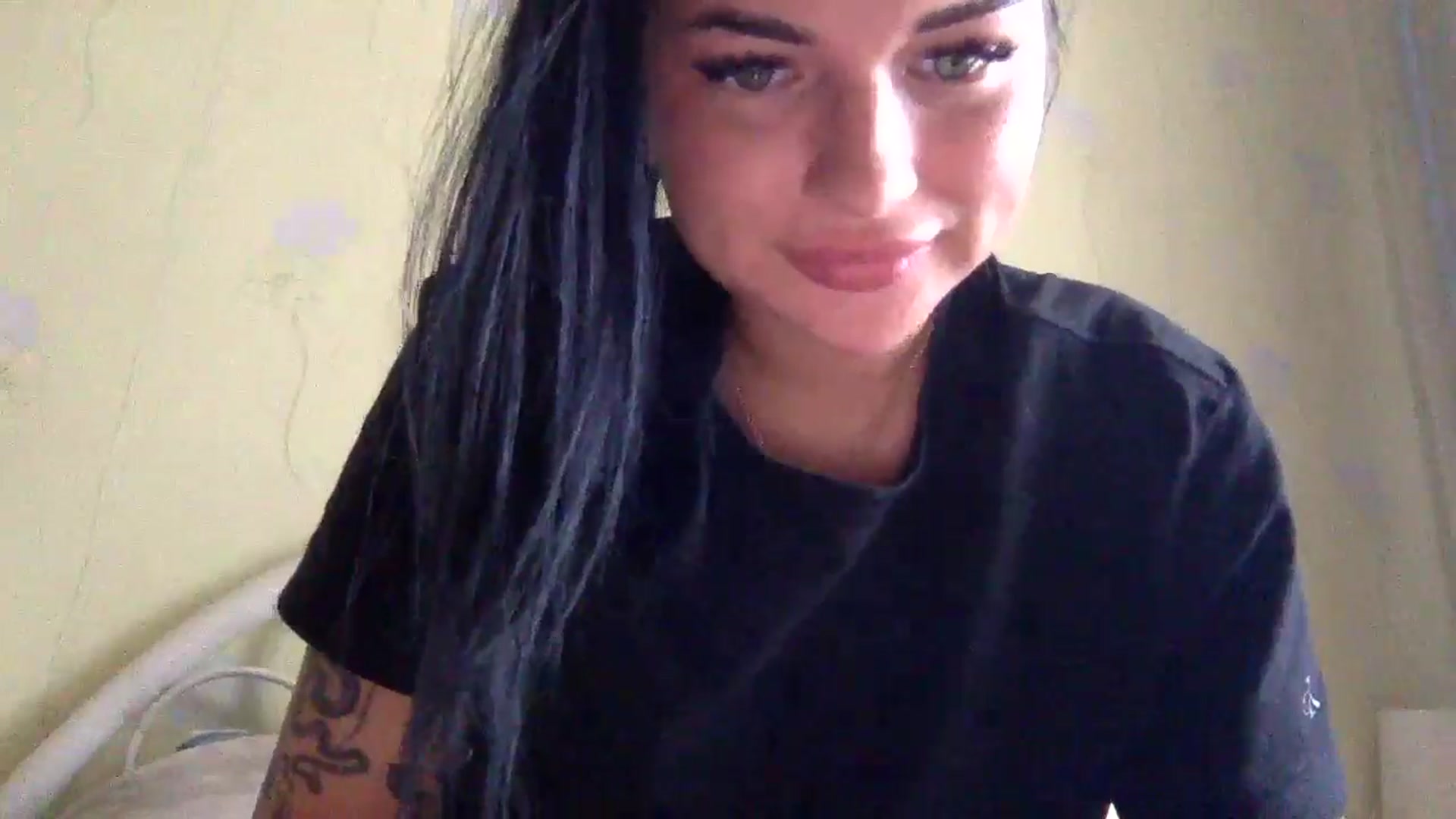 Gallery image thumbnail from CherryEvve's myfreecams stream on, 05/21/2024, 13:38 image 17 of 20