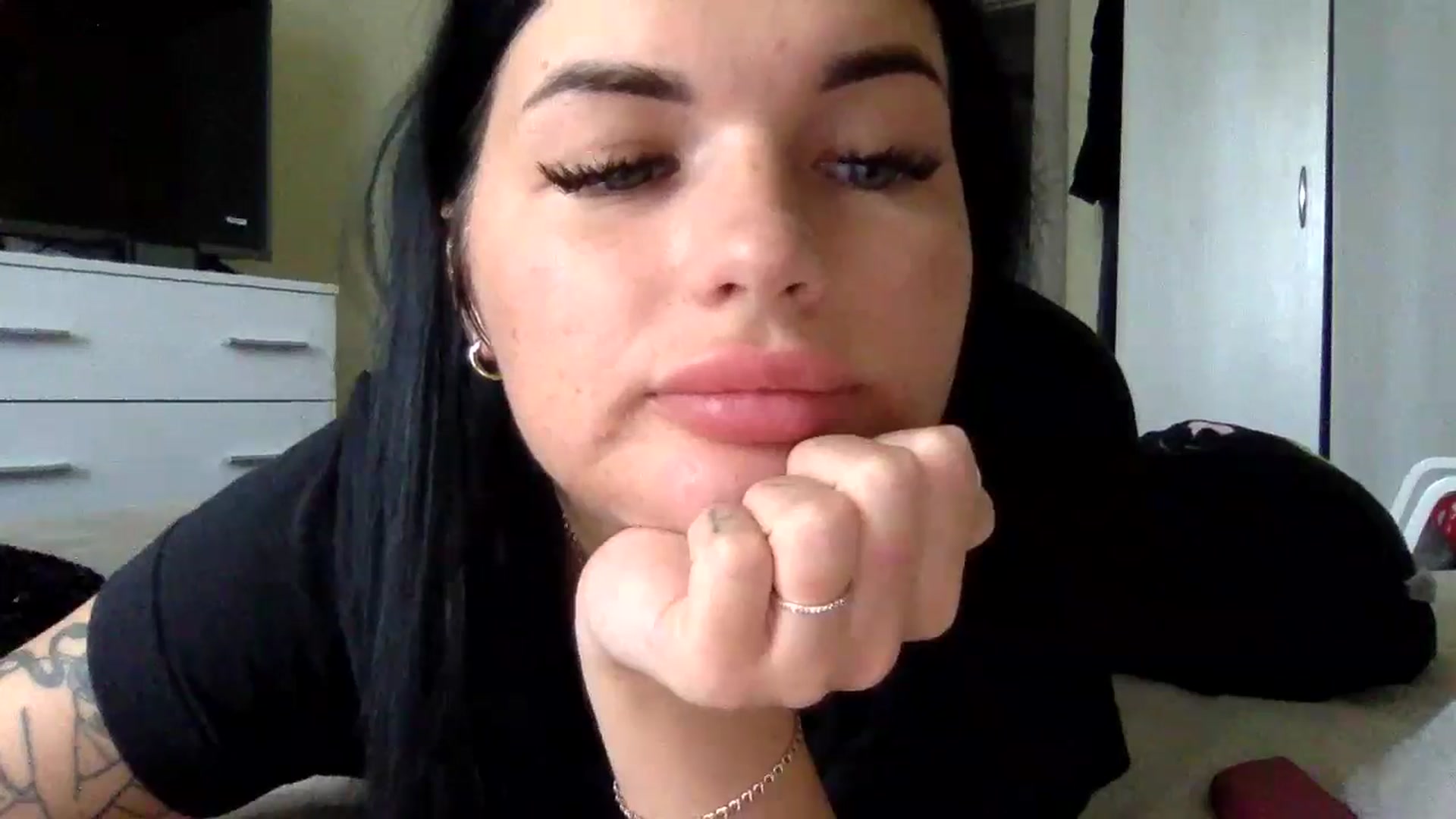 Gallery image thumbnail from CherryEvve's myfreecams stream on, 05/21/2024, 13:38 image 5 of 20