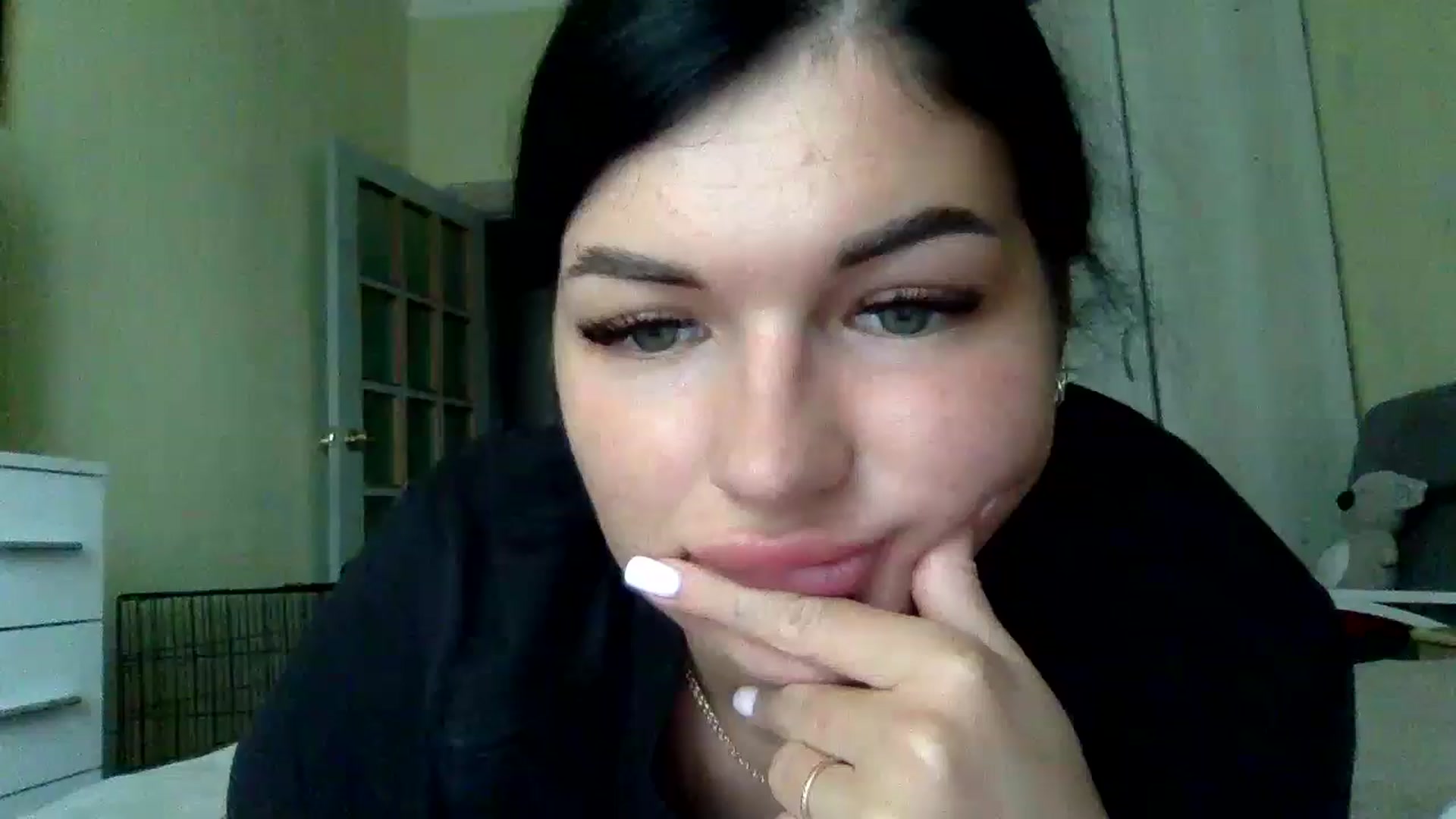 Gallery image thumbnail from CherryEvve's myfreecams stream on, 05/27/2024, 16:33 image 18 of 20