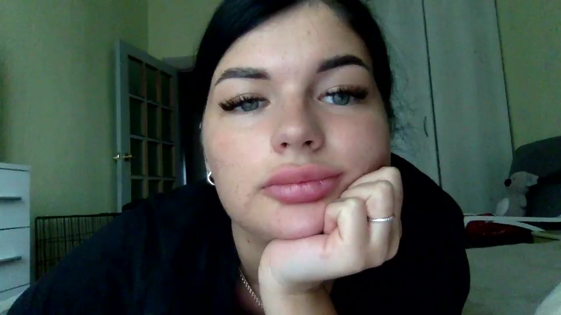 Gallery image thumbnail from CherryEvve's myfreecams stream on, 05/27/2024, 16:33 image 14 of 20