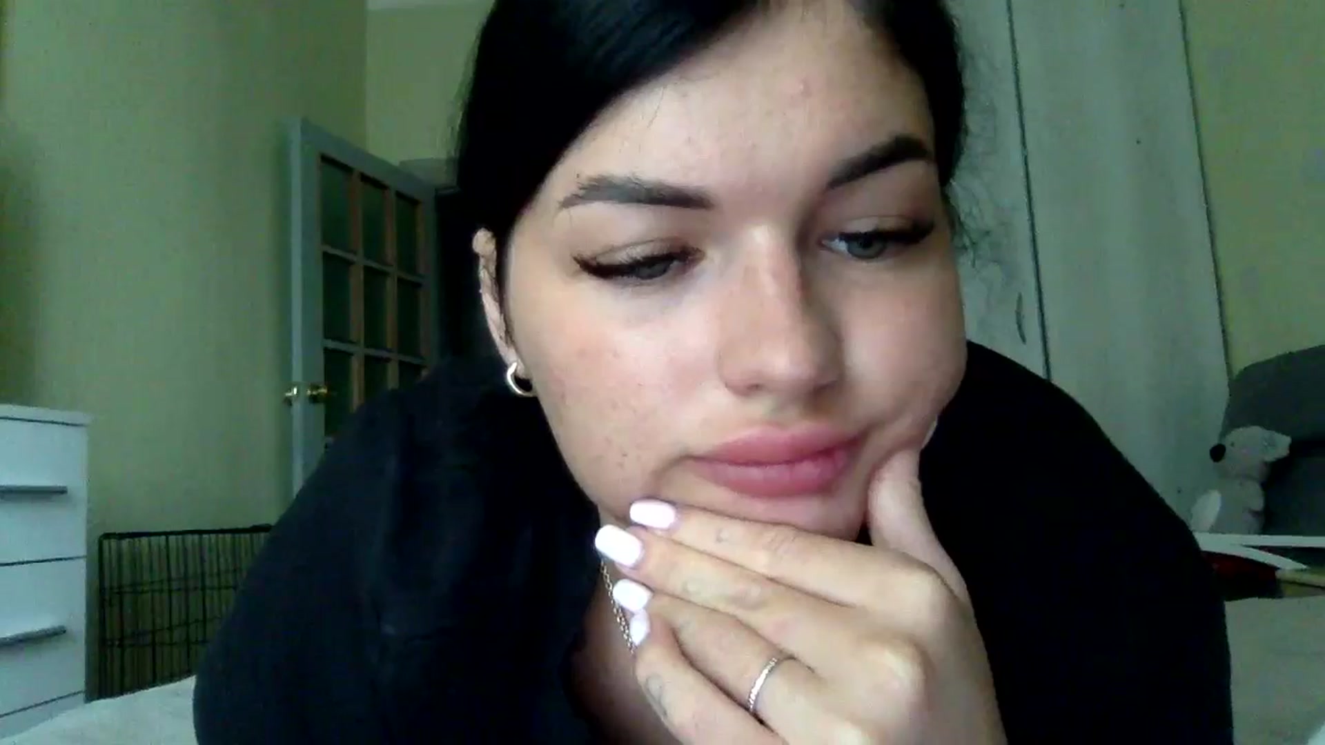 Gallery image thumbnail from CherryEvve's myfreecams stream on, 05/27/2024, 16:33 image 17 of 20