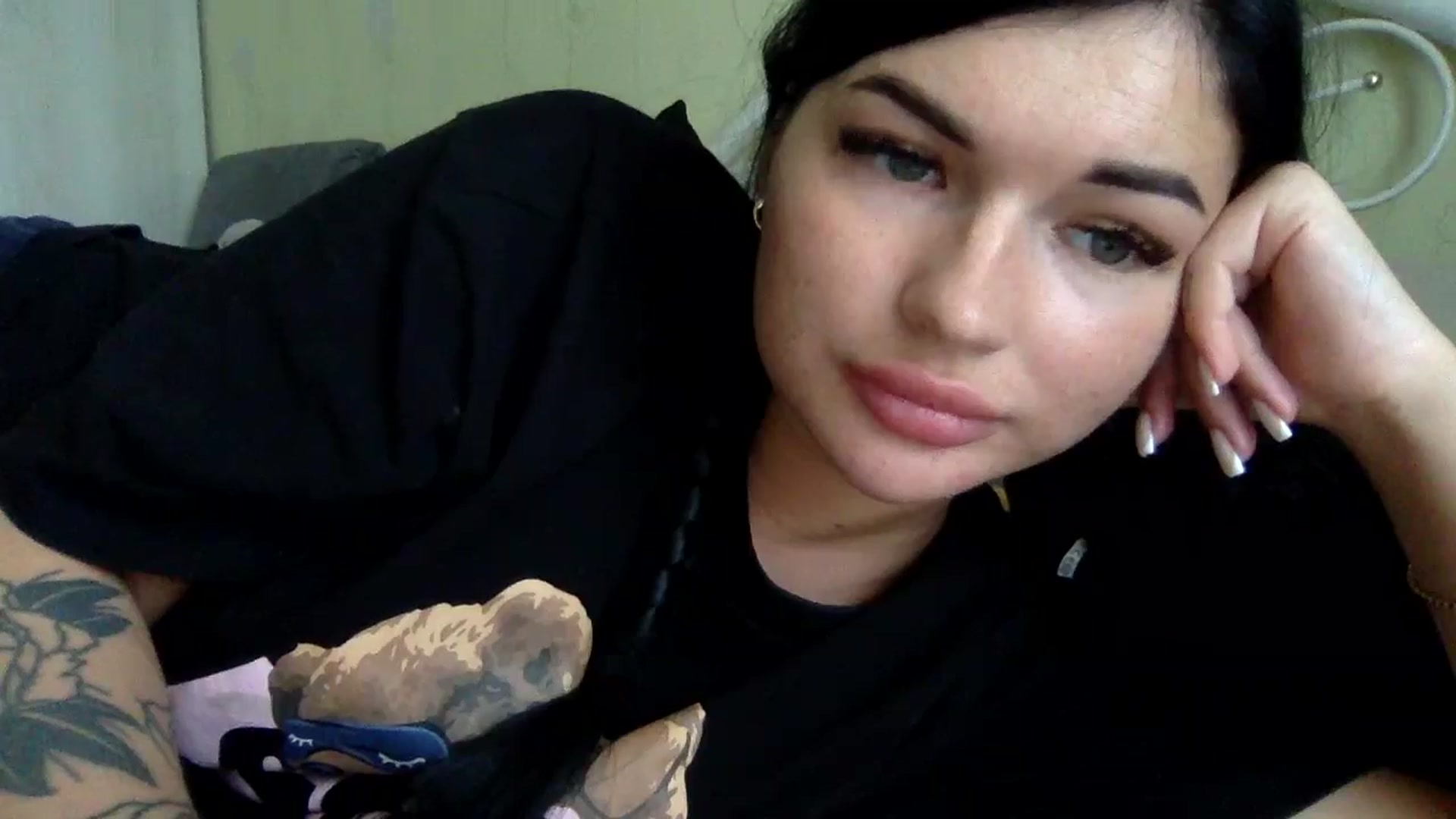 Gallery image thumbnail from CherryEvve's myfreecams stream on, 05/31/2024, 11:43 image 12 of 20