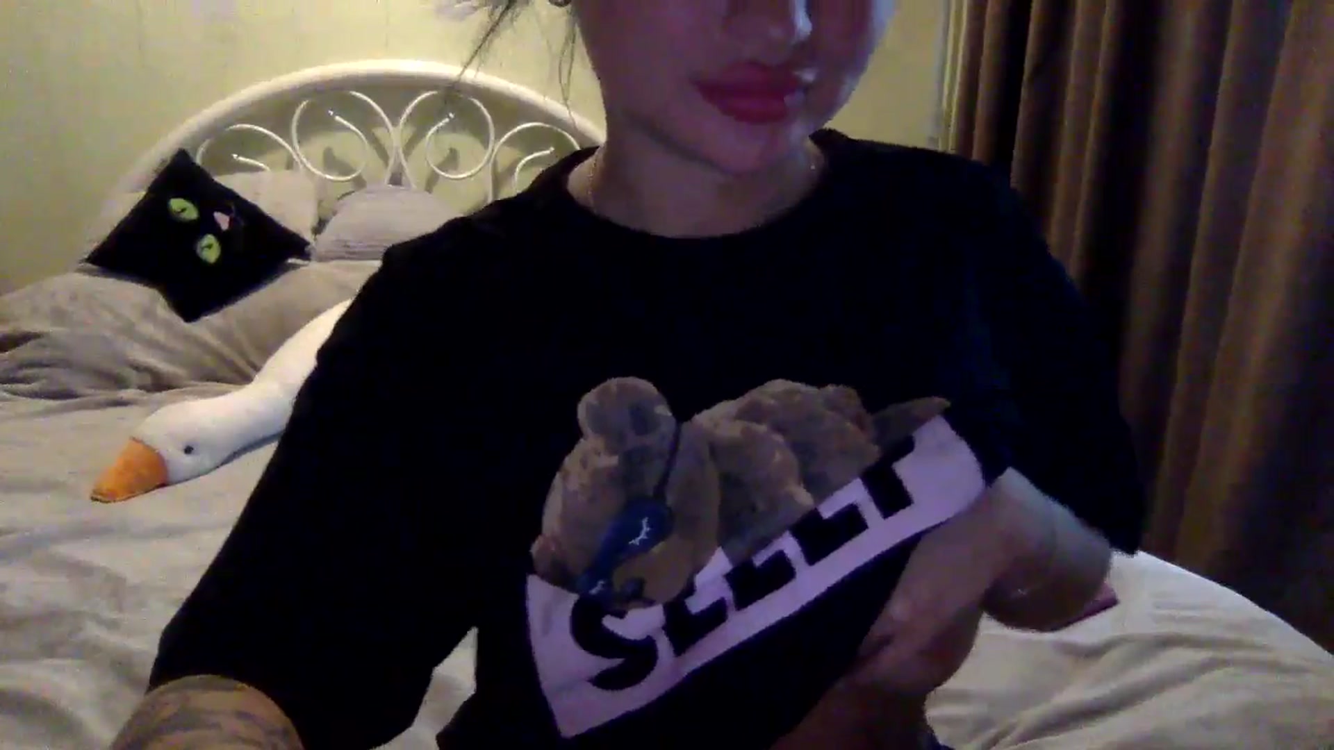 Gallery image thumbnail from CherryEvve's myfreecams stream on, 05/31/2024, 11:43 image 17 of 20