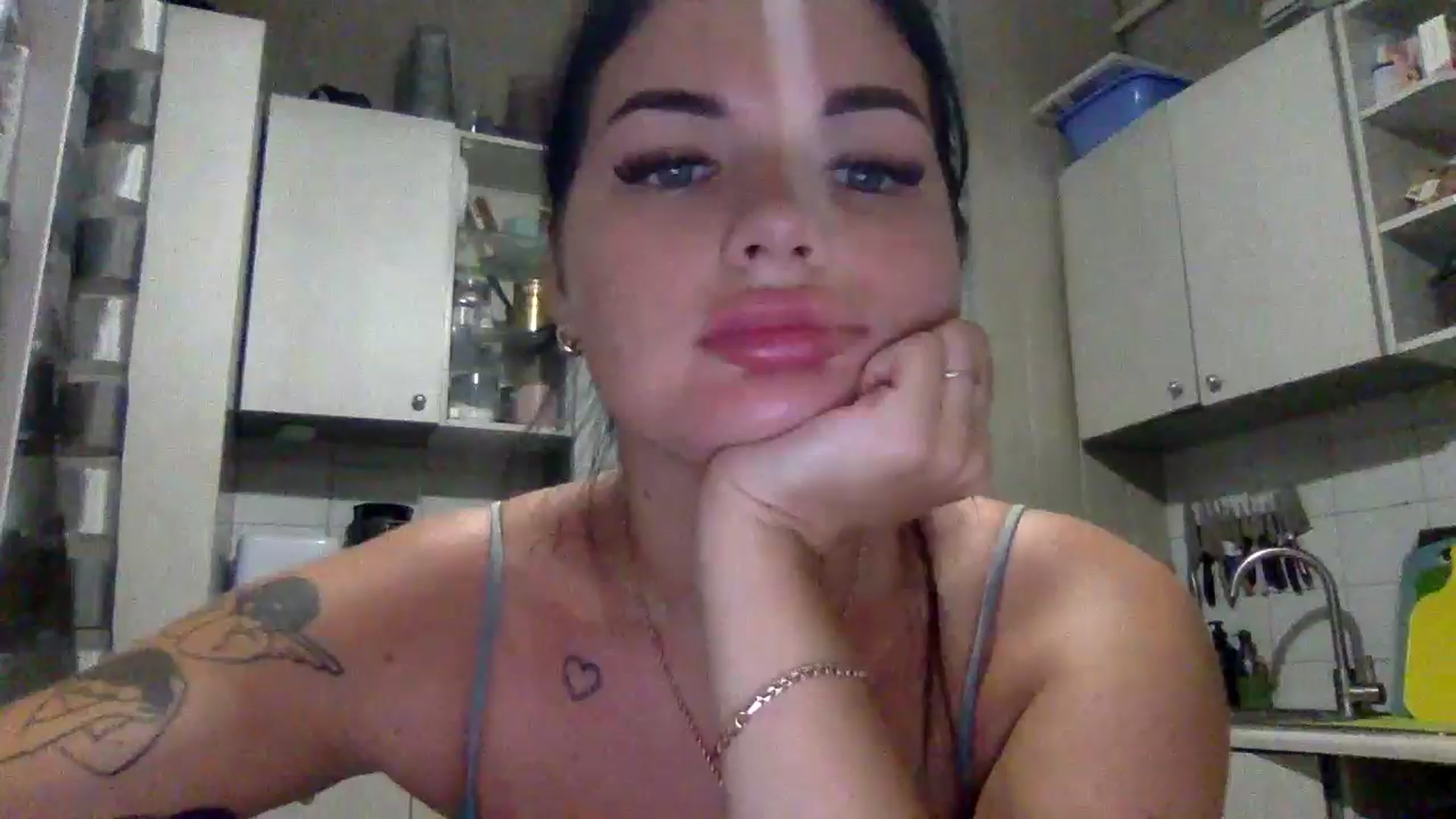 Gallery image thumbnail from CherryEvve's myfreecams stream on, 07/13/2024, 21:39 image 17 of 20