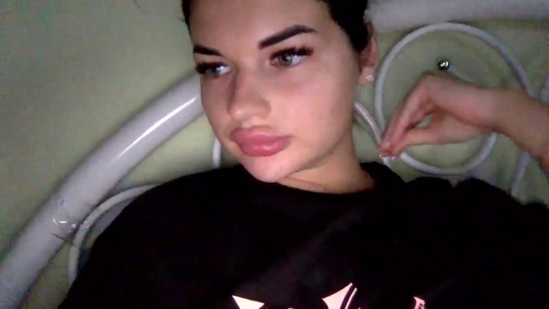 Gallery image thumbnail from CherryEvve's myfreecams stream on, 08/03/2024, 13:51 image 6 of 20