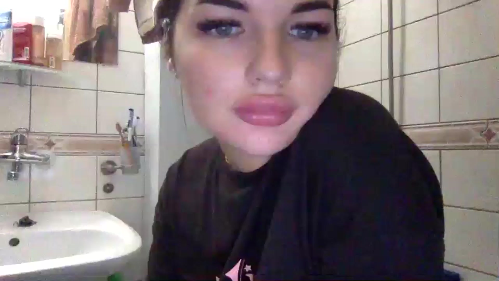 Gallery image thumbnail from CherryEvve's myfreecams stream on, 08/03/2024, 13:51 image 1 of 20
