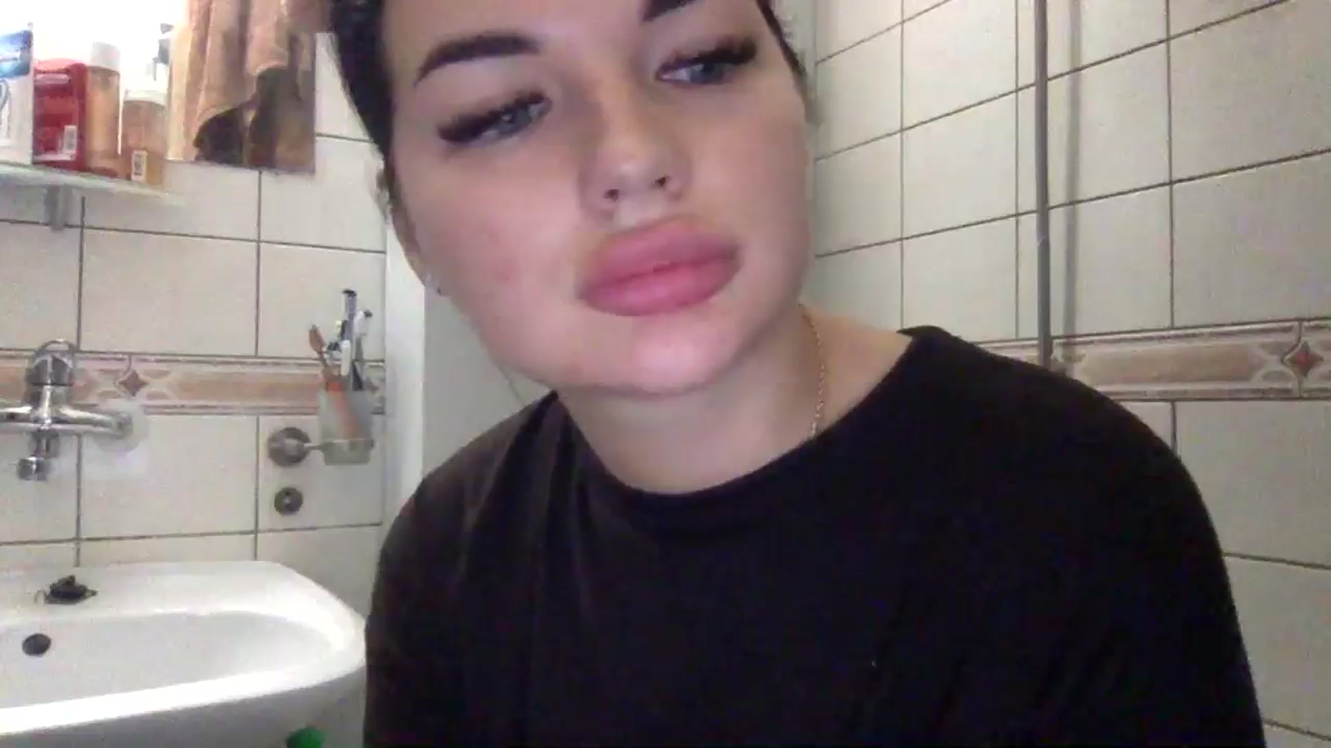 Gallery image thumbnail from CherryEvve's myfreecams stream on, 08/03/2024, 13:51 image 4 of 20