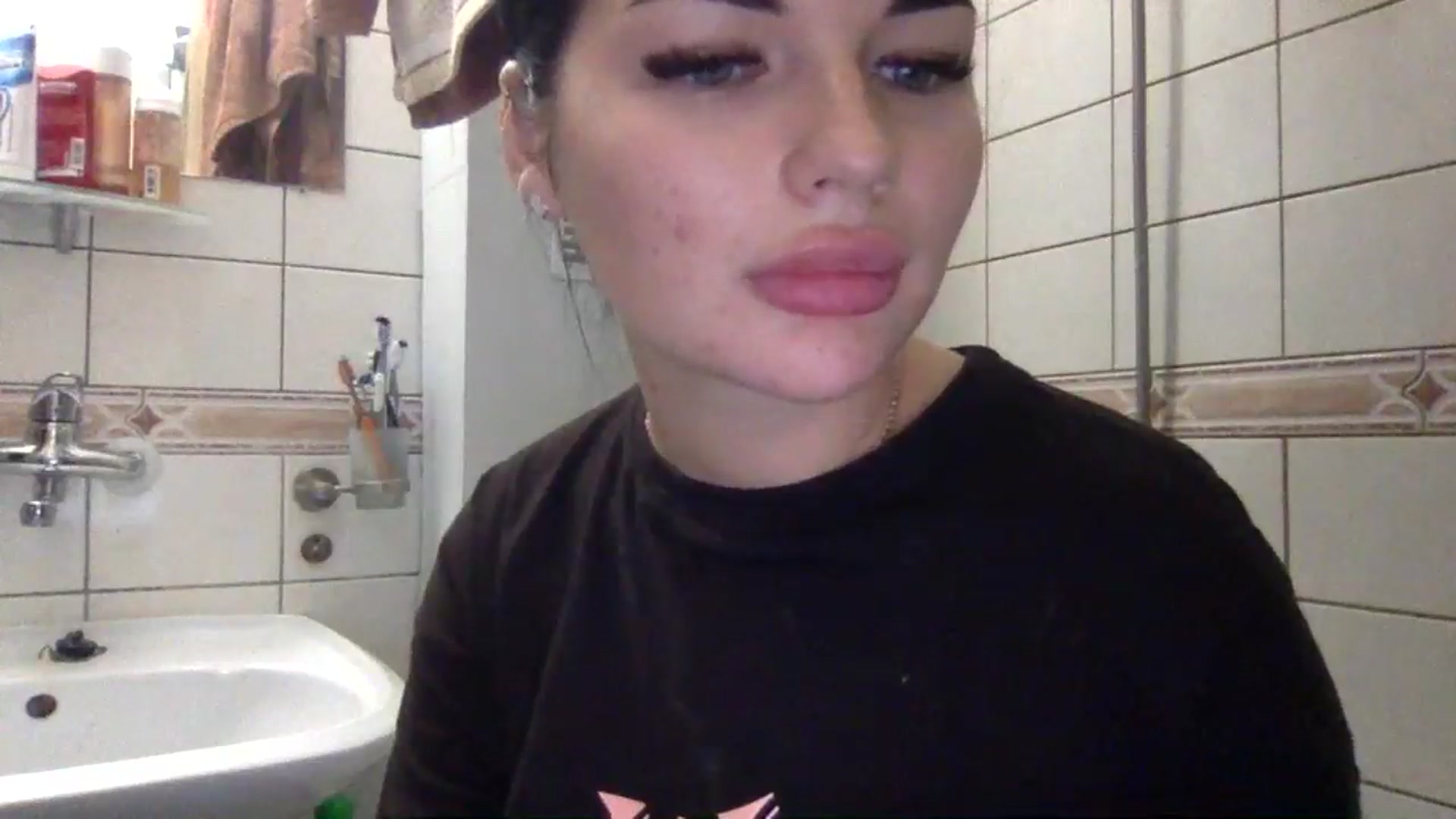 Gallery image thumbnail from CherryEvve's myfreecams stream on, 08/03/2024, 13:51 image 3 of 20