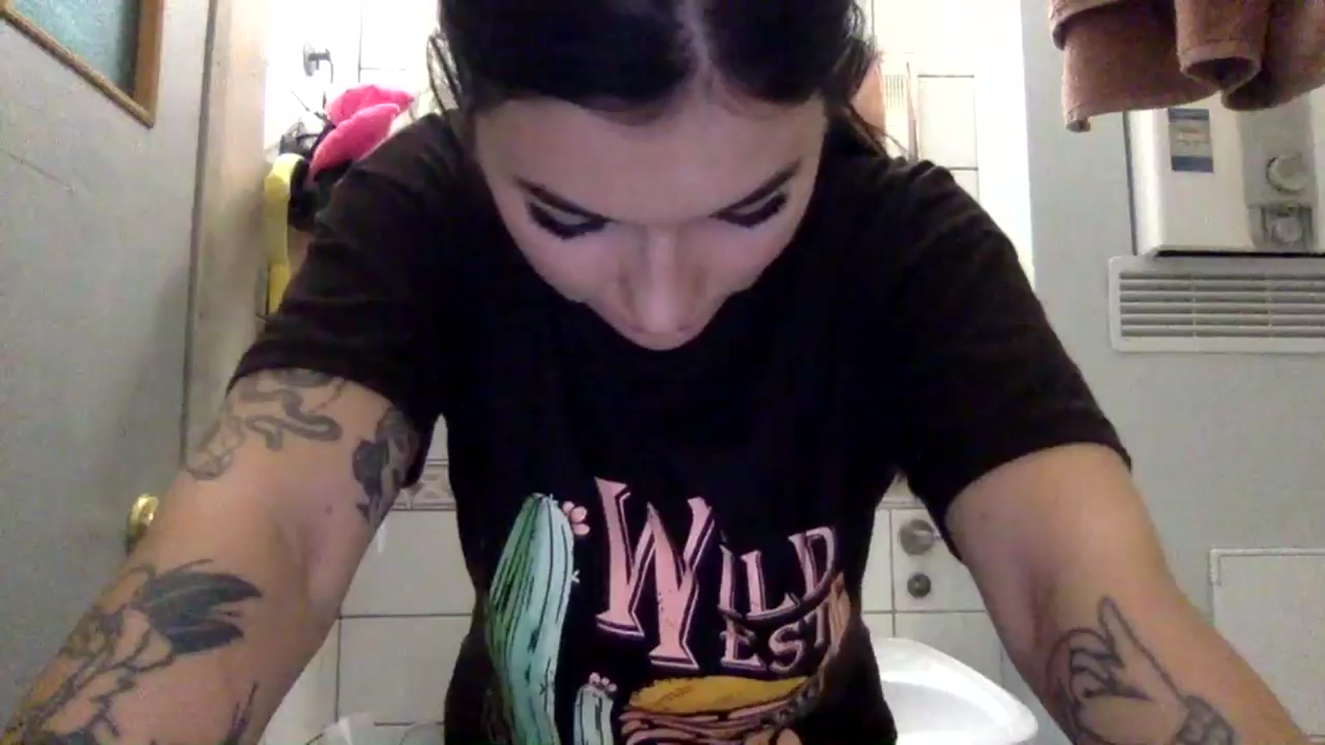 Gallery image thumbnail from CherryEvve's myfreecams stream on, 08/05/2024, 11:43 image 14 of 20