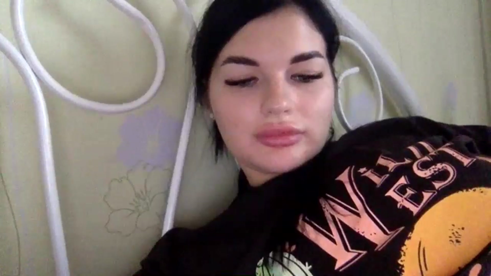 Gallery image thumbnail from CherryEvve's myfreecams stream on, 08/06/2024, 13:33 image 12 of 20