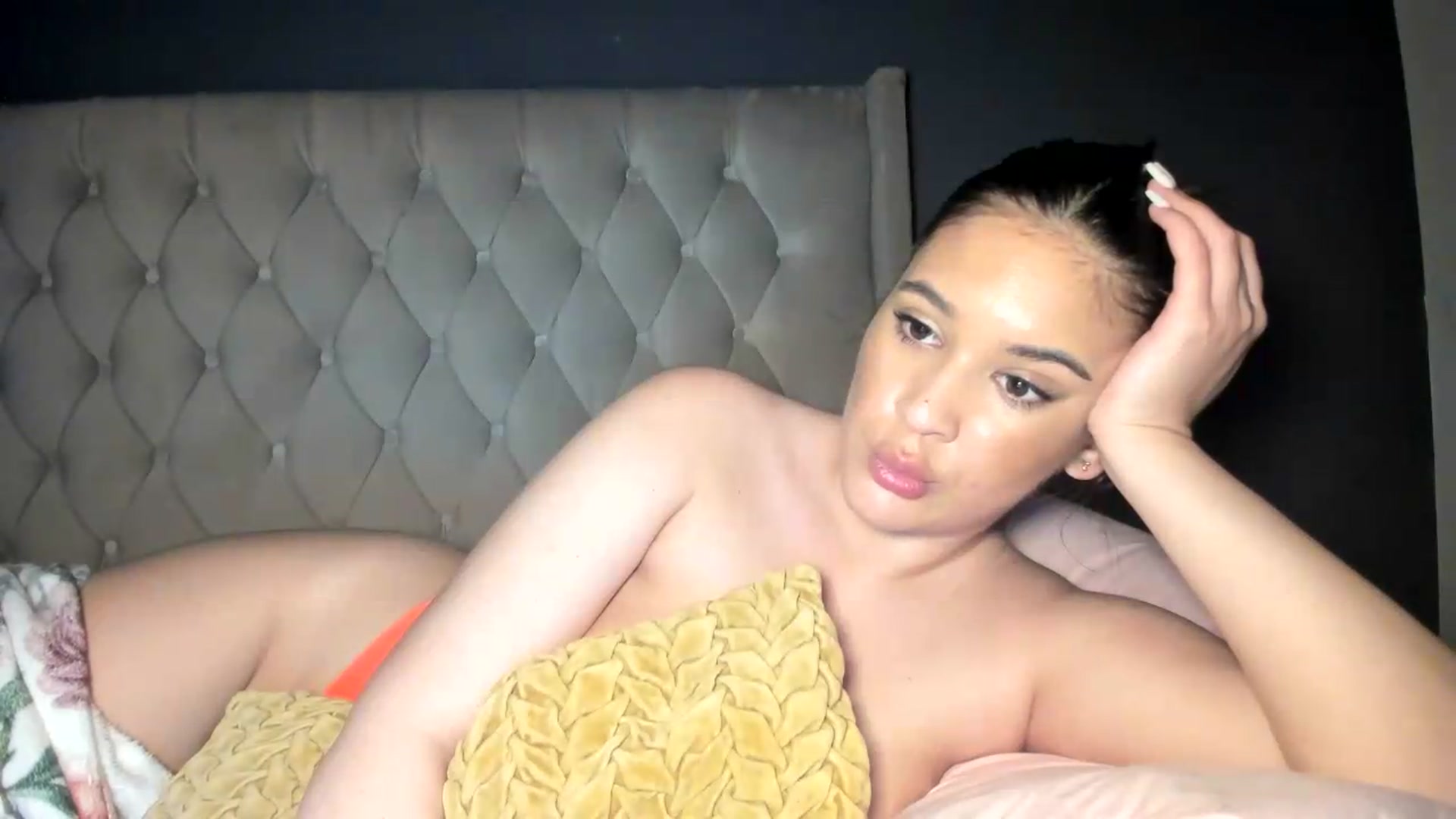 Gallery image thumbnail from CherryKiss18's myfreecams stream on, 05/18/2026, 01:53 image 14 of 20