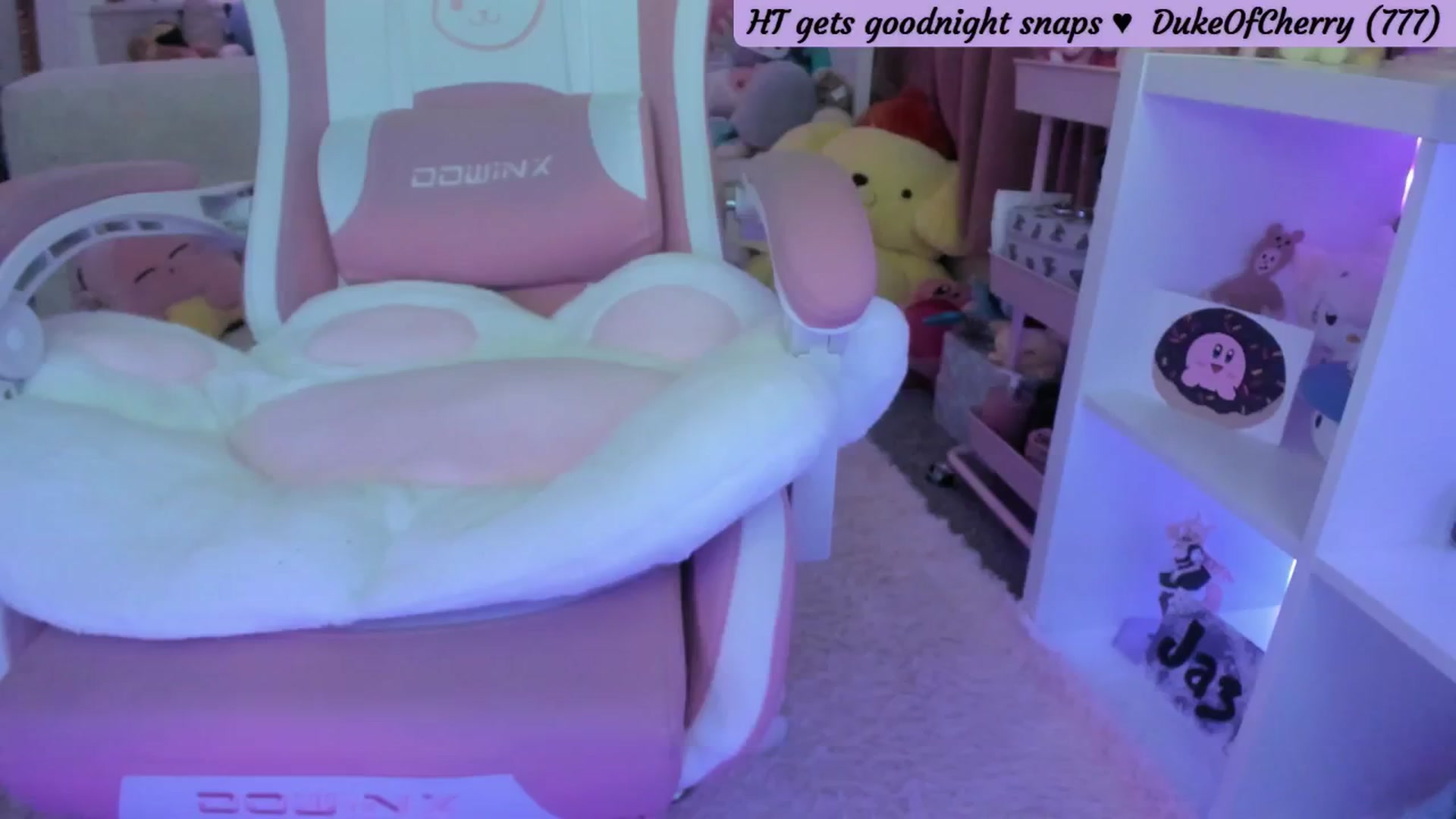 Gallery image thumbnail from CherryMace's myfreecams stream on, 01/30/2025, 02:32 image 6 of 20