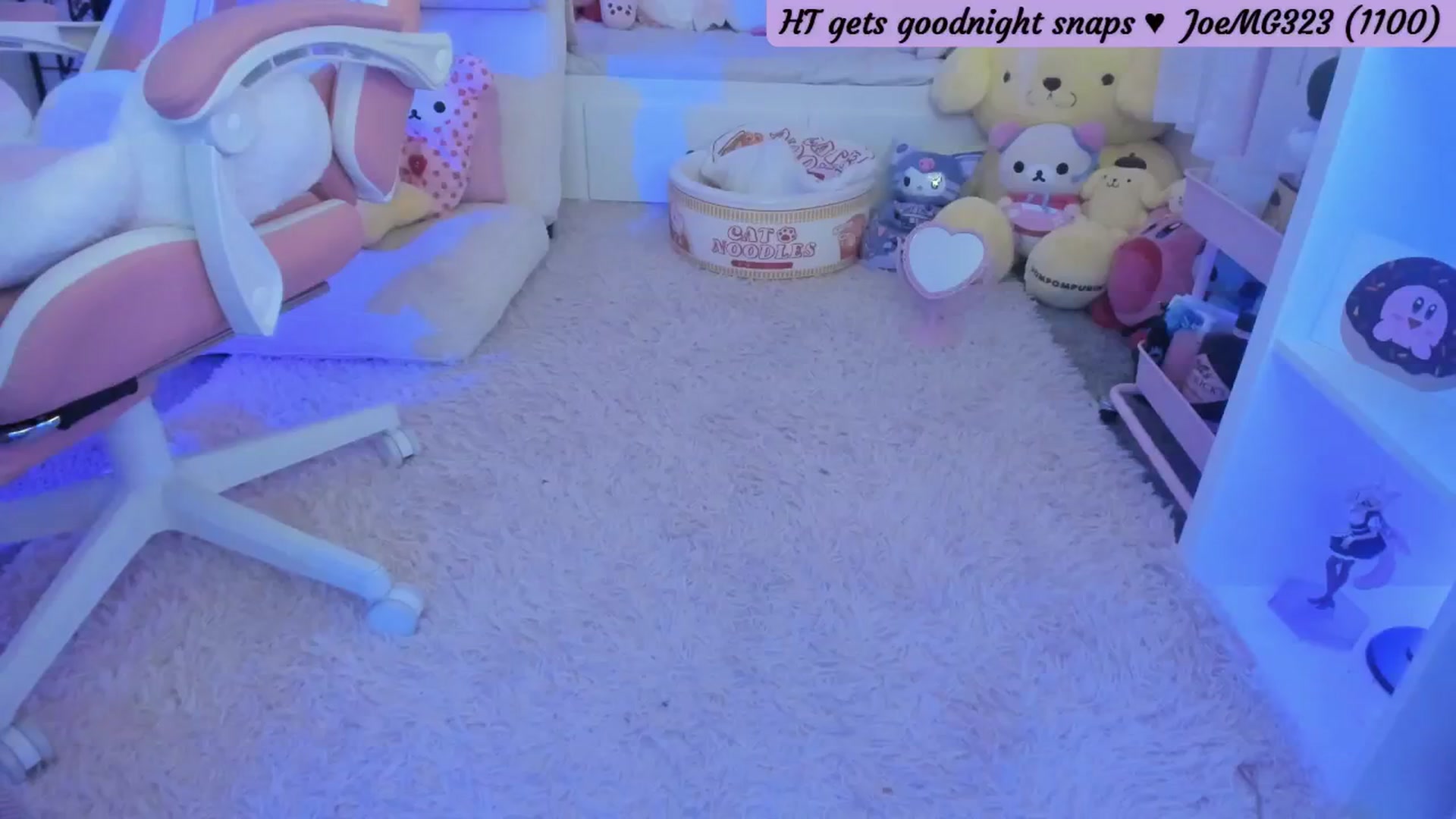Gallery image thumbnail from CherryMace's myfreecams stream on, 08/20/2025, 07:08 image 16 of 20
