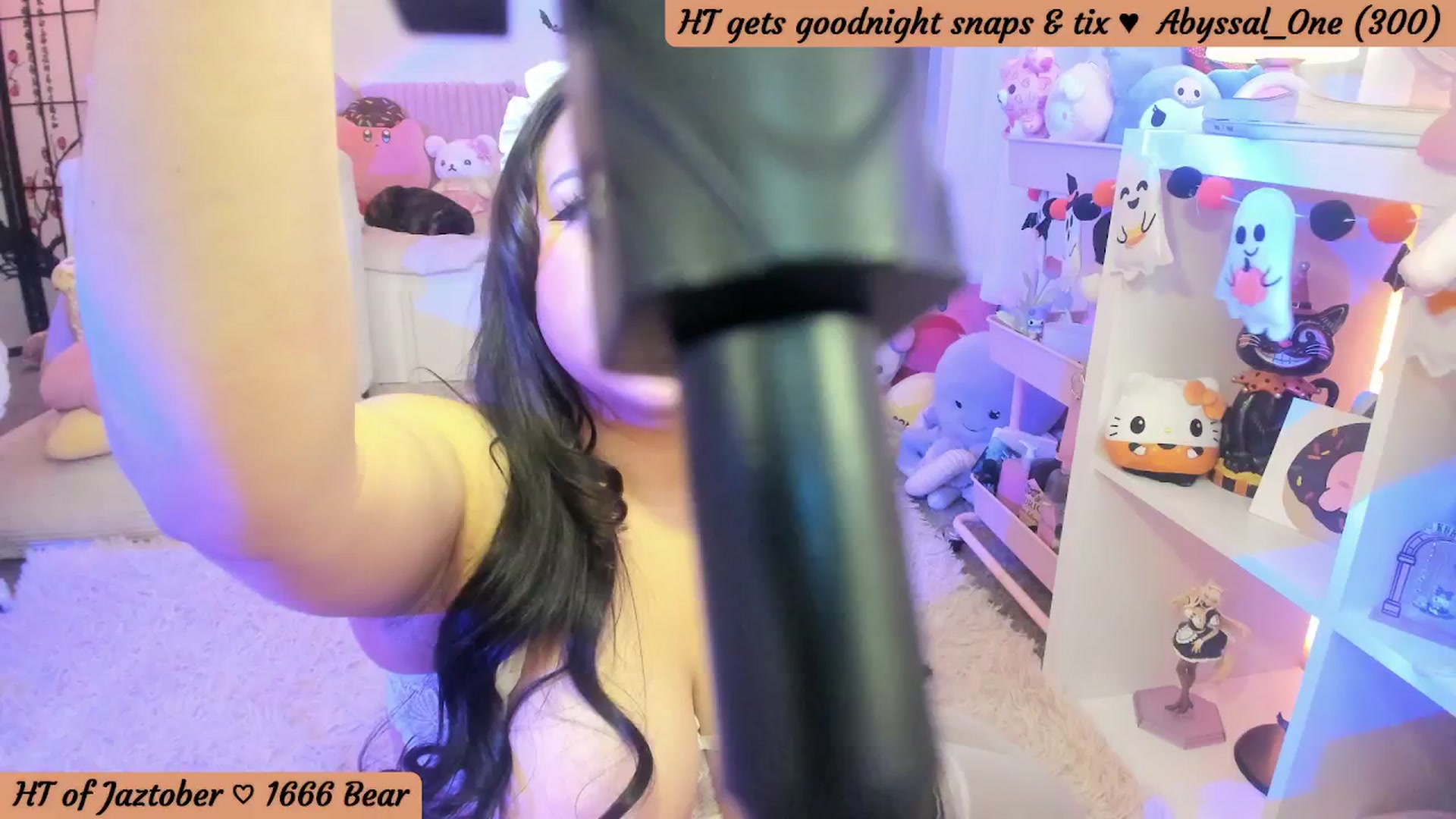 Gallery image thumbnail from CherryMace's myfreecams stream on, 10/16/2025, 07:02 image 12 of 20
