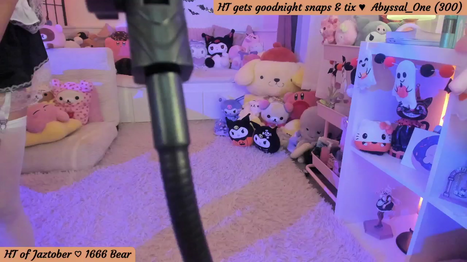 Gallery image thumbnail from CherryMace's myfreecams stream on, 10/16/2025, 07:02 image 5 of 20