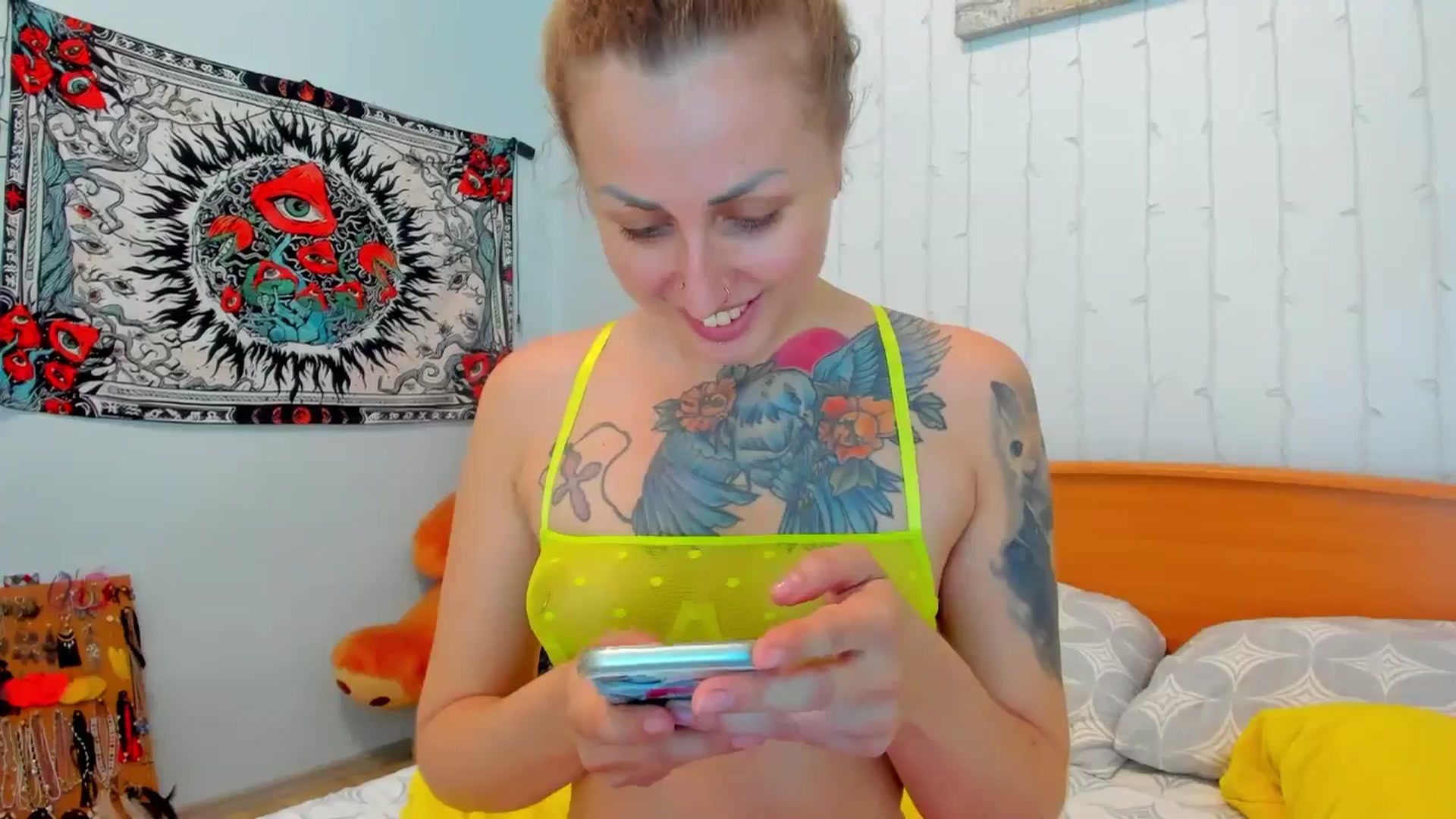 Gallery image thumbnail from CherrySoda's myfreecams stream on, 07/28/2024, 08:01 image 7 of 20