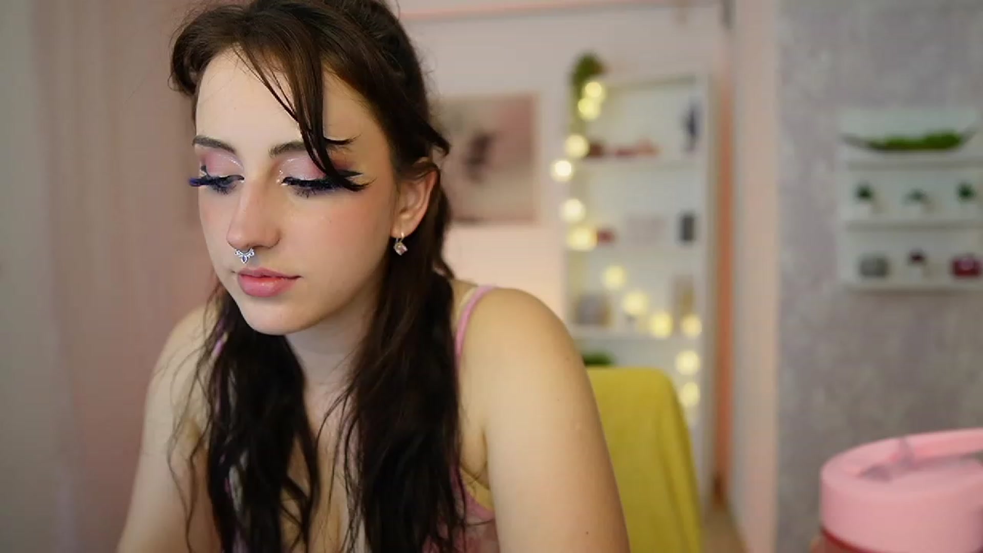 Gallery image thumbnail from Cherry_Acid18's myfreecams stream on, 09/20/2023, 19:09 image 10 of 20