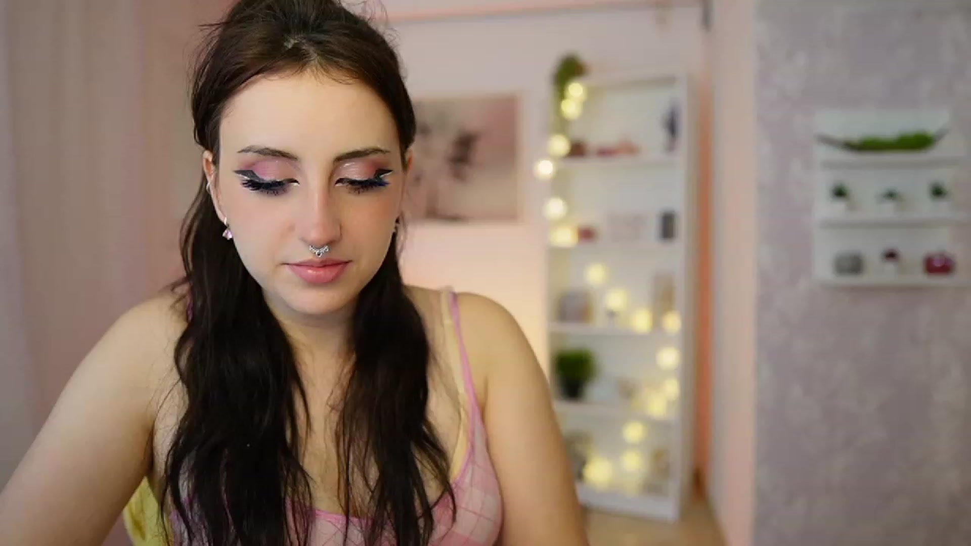 Gallery image thumbnail from Cherry_Acid18's myfreecams stream on, 09/20/2023, 20:22 image 10 of 20